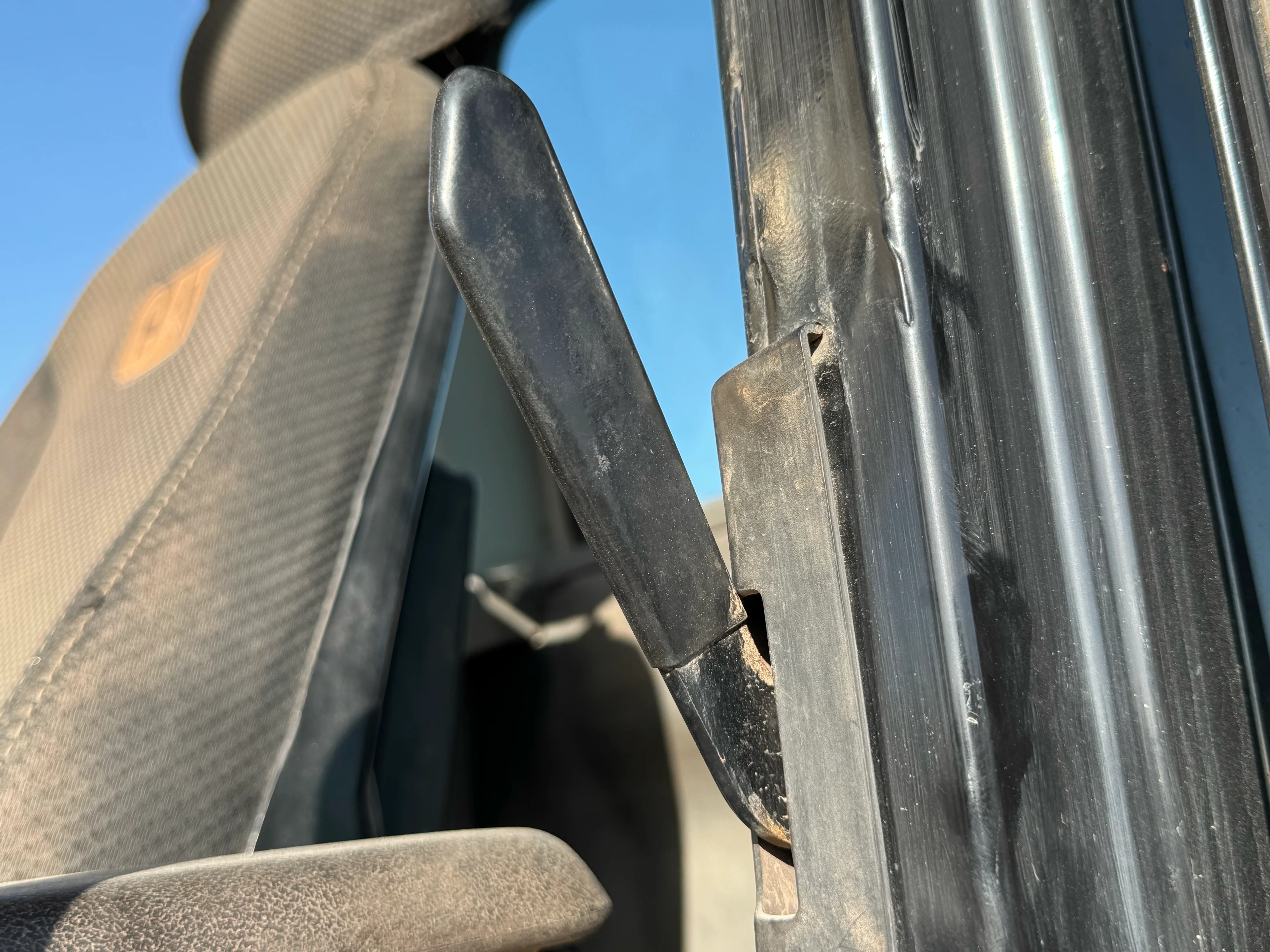 MDX-002-Cat-323D3-medium-excavator-inspection-cabin-door-handles-3