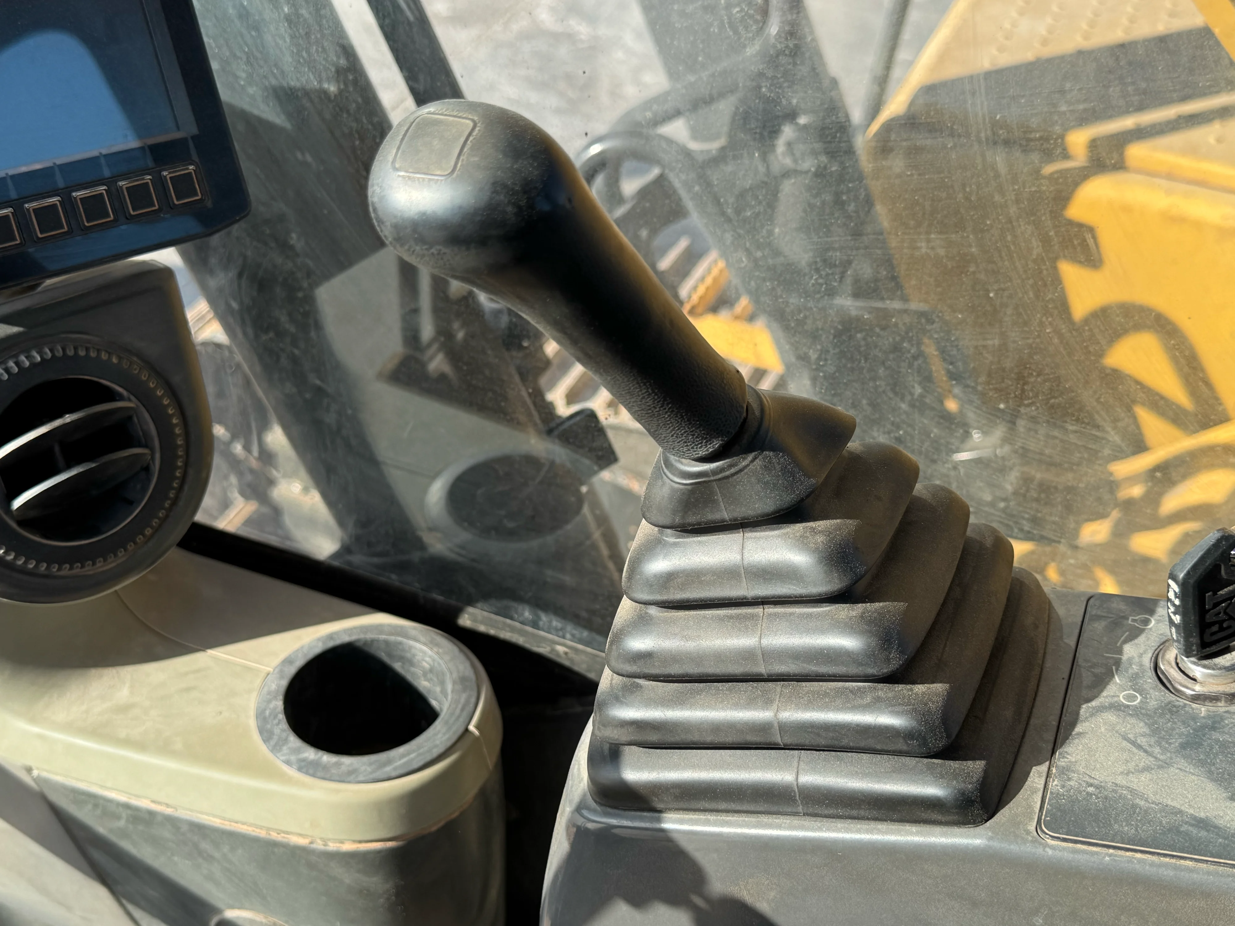 MDX-002-Cat-323D3-medium-excavator-inspection-cabin-joysticks-1