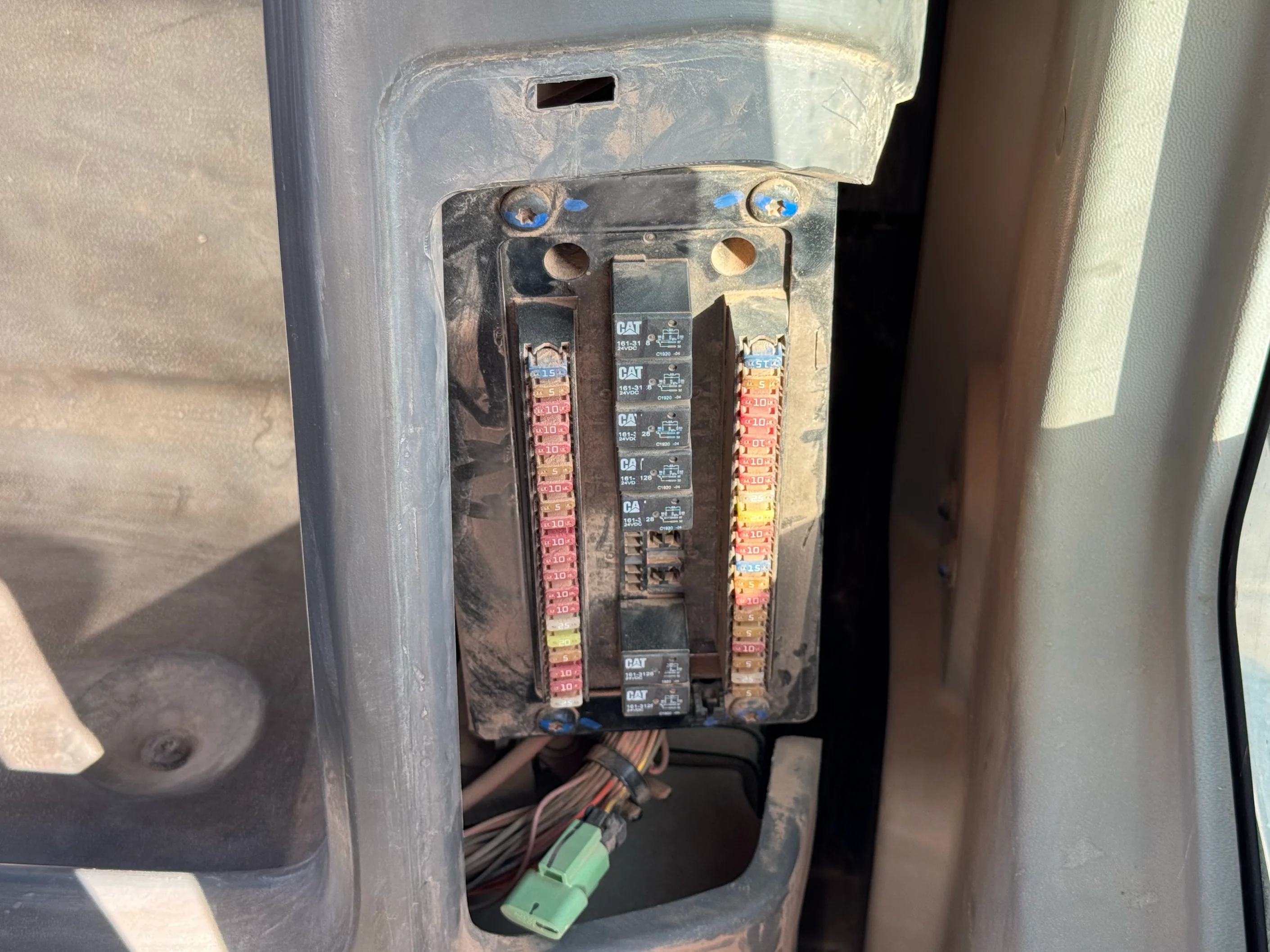 MDX-002-Cat-323D3-medium-excavator-inspection-electronics-fuse-box-3