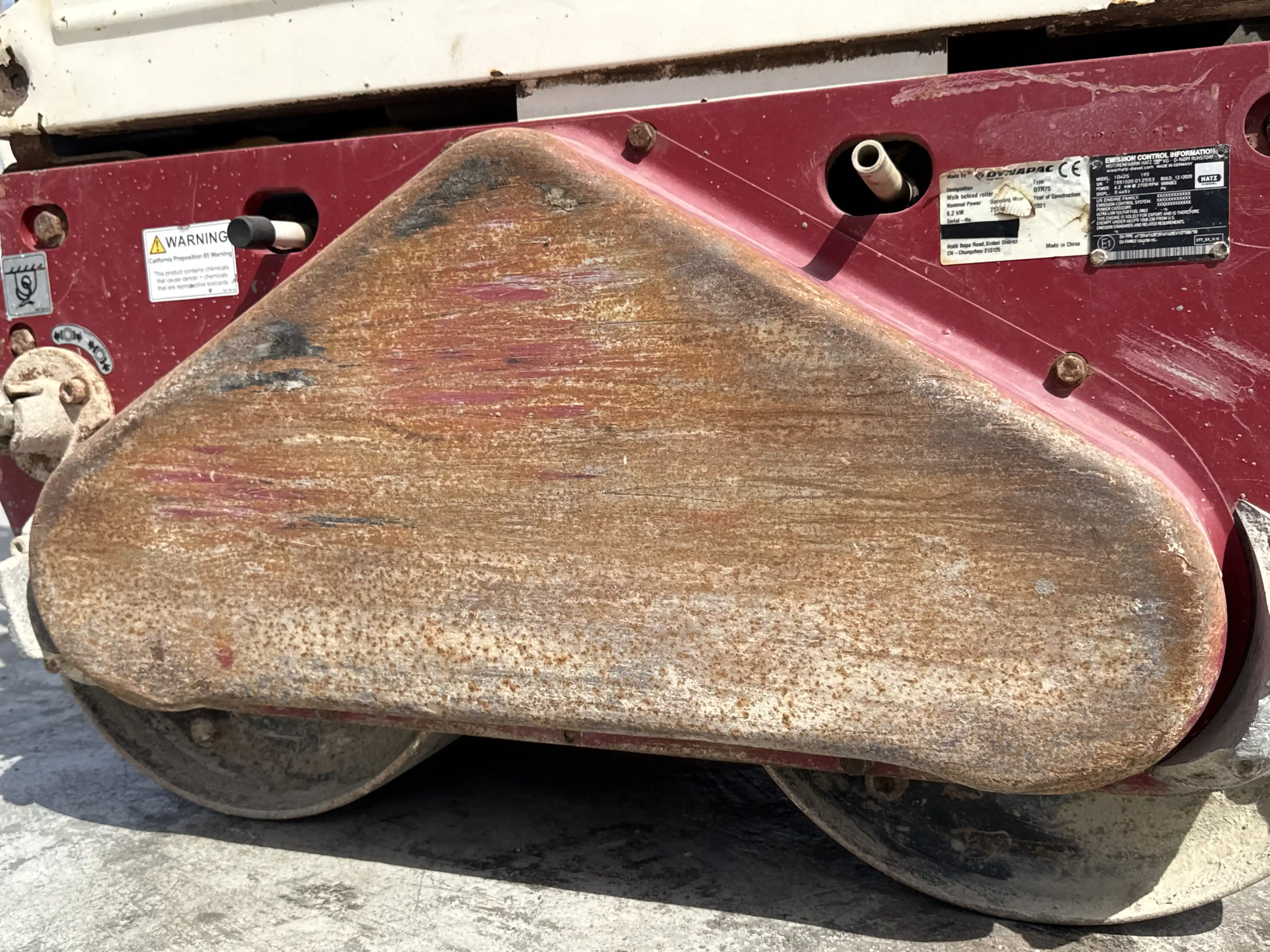 WBC-002-Dynapac-DTR75-walk-behind-compactor-inspection-Structure-Sheet-metal-fiberglass-2