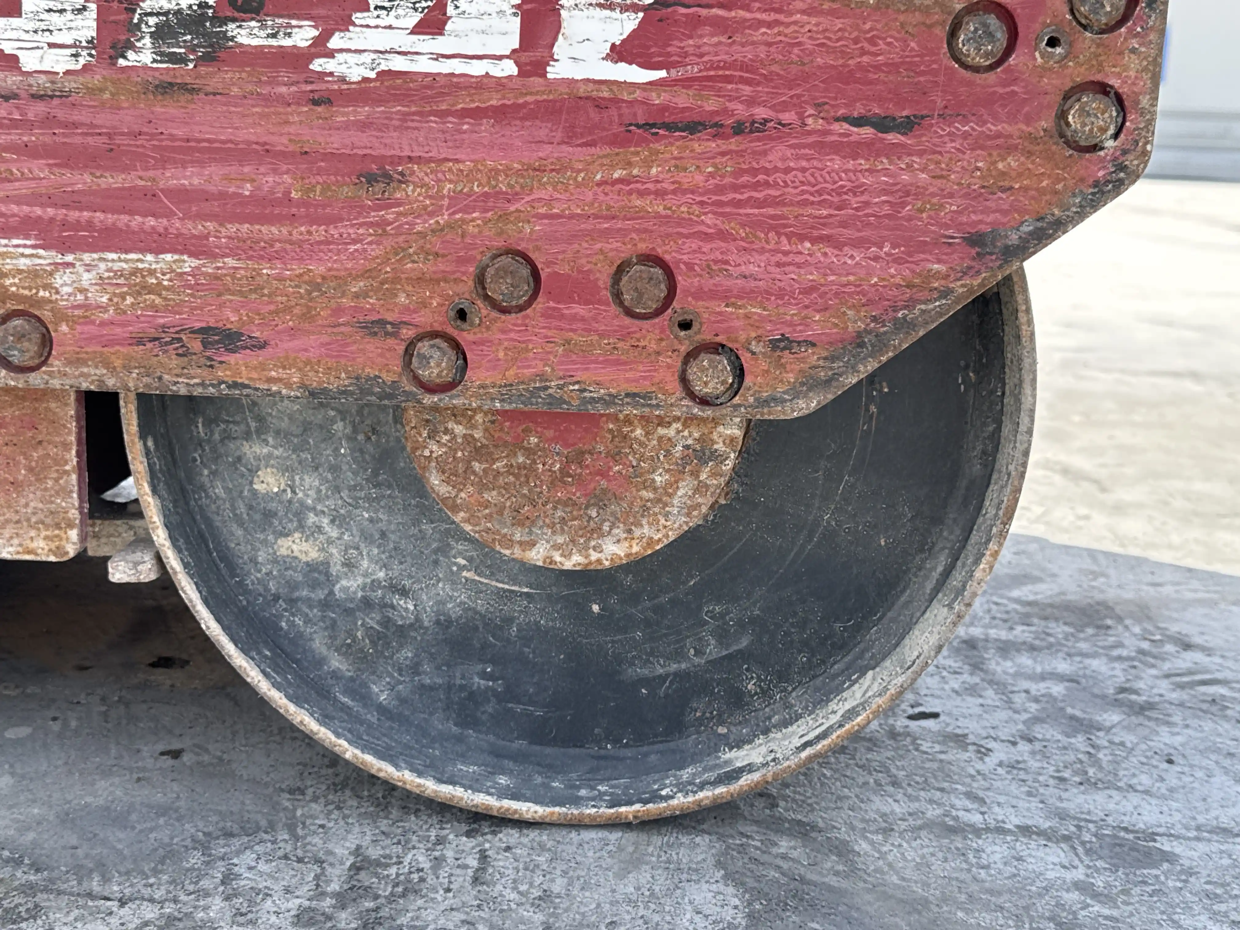 WBC-002-Dynapac-DTR75-walk-behind-compactor-inspection-structure-rear-drum-2