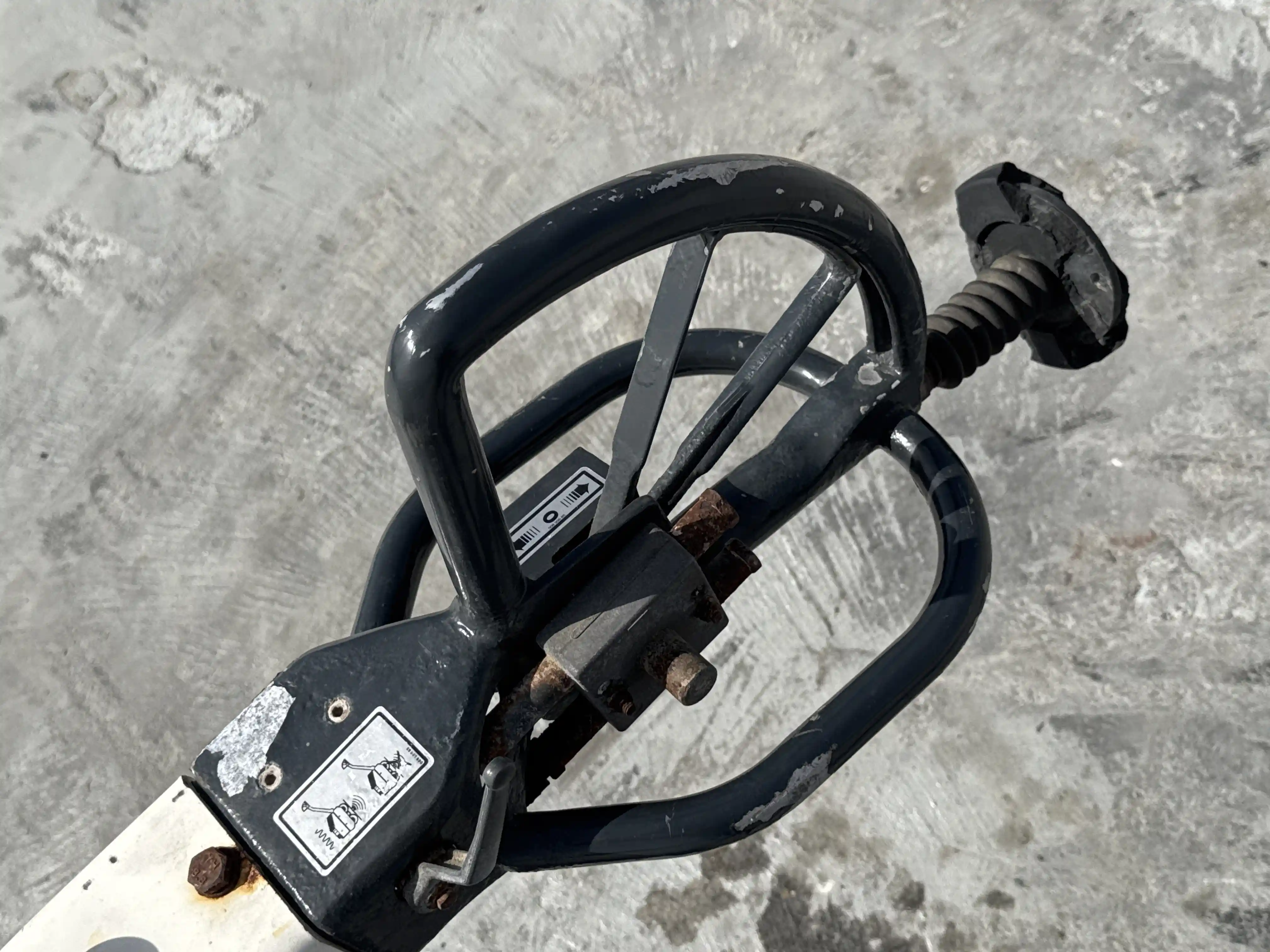 WBC-002-Dynapac-DTR75-walk-behind-compactor-inspection-structure-steering-rod-handle-1
