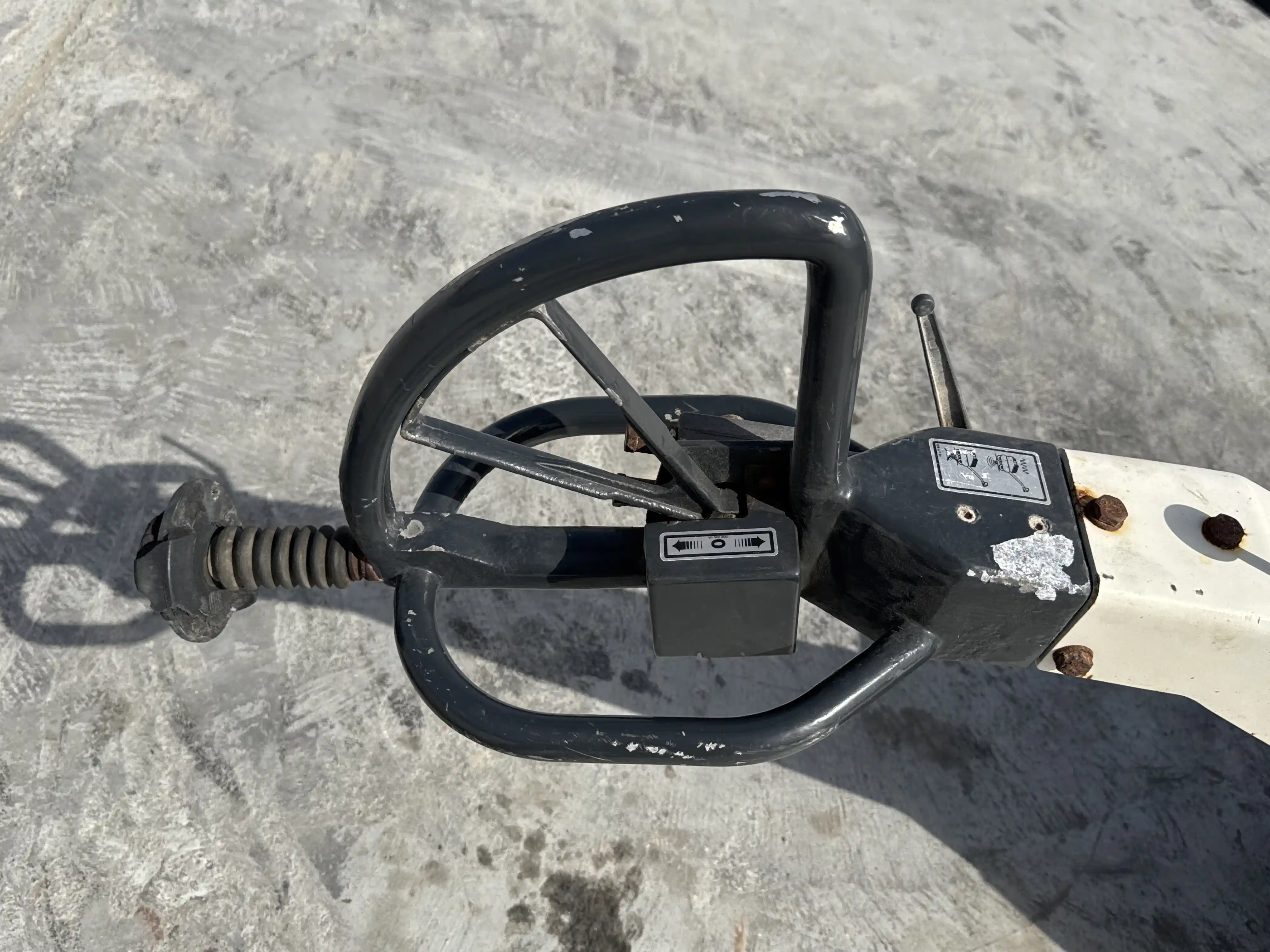 WBC-002-Dynapac-DTR75-walk-behind-compactor-inspection-structure-steering-rod-handle-3