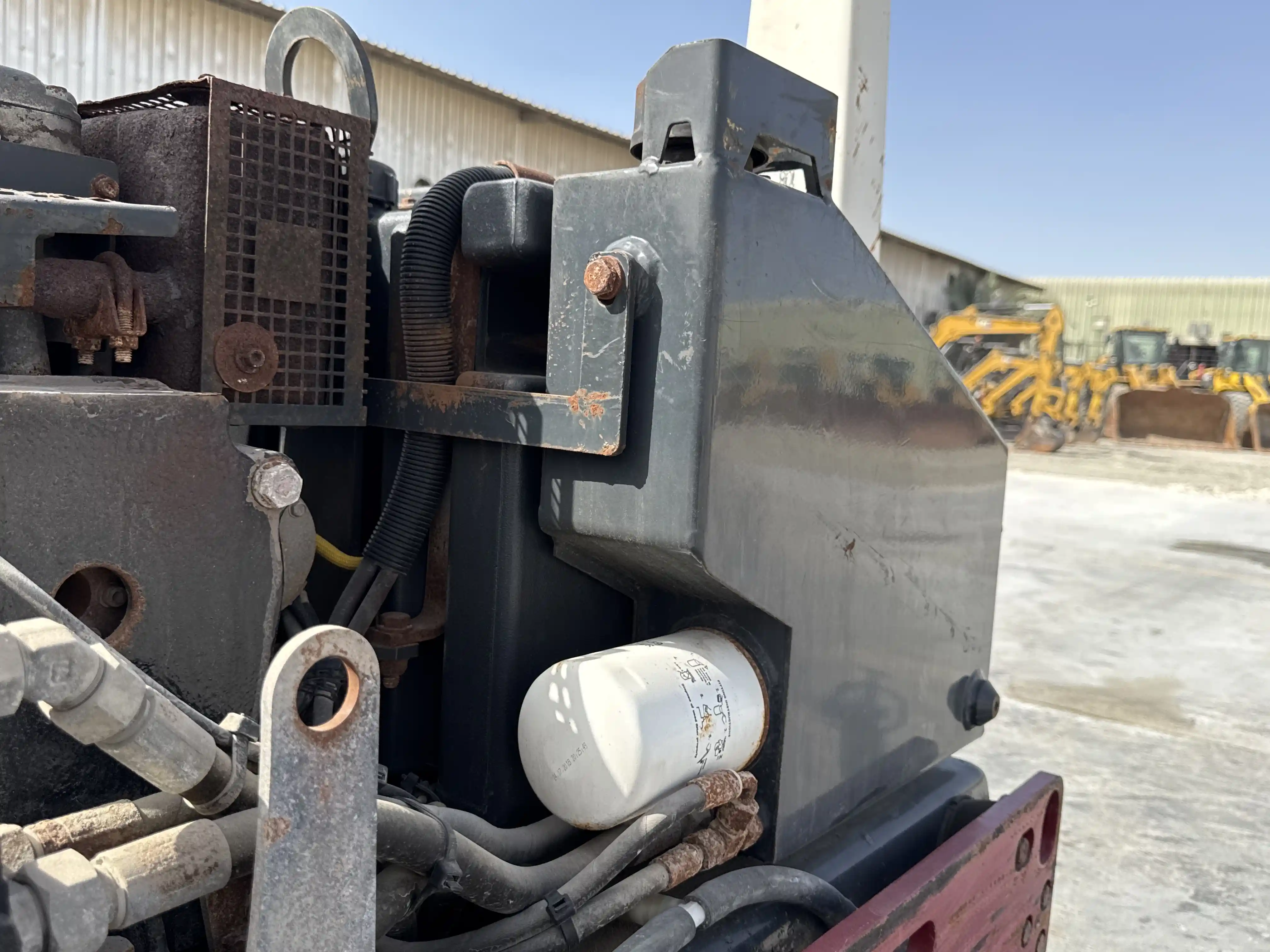 WBC-002-Dynapac-DTR75-walk-behind-compactor-inspection-Hydraulic-Tank-3