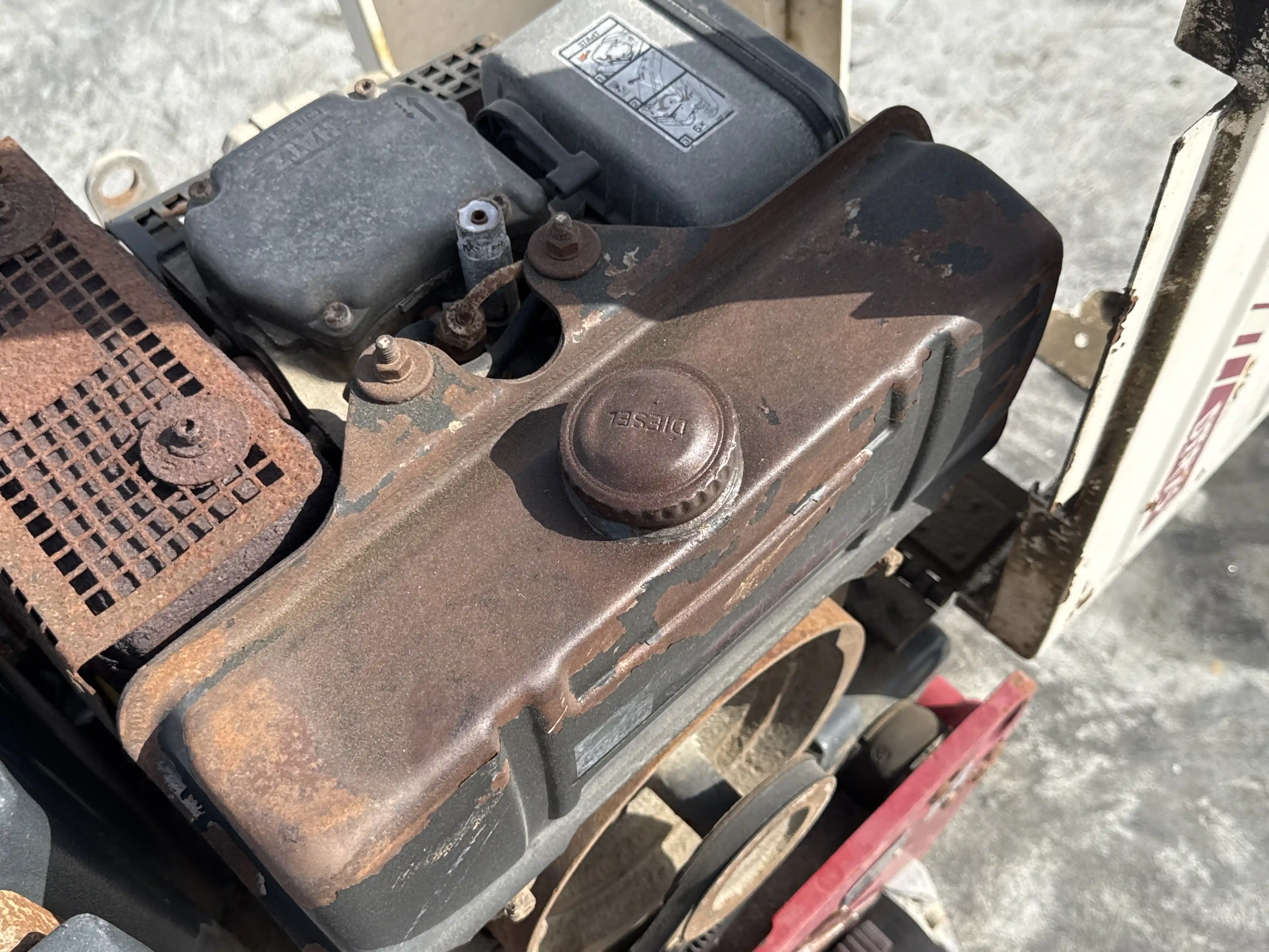 WBC-002-Dynapac-DTR75-walk-behind-compactor-inspection-engine-fuel-tank-2