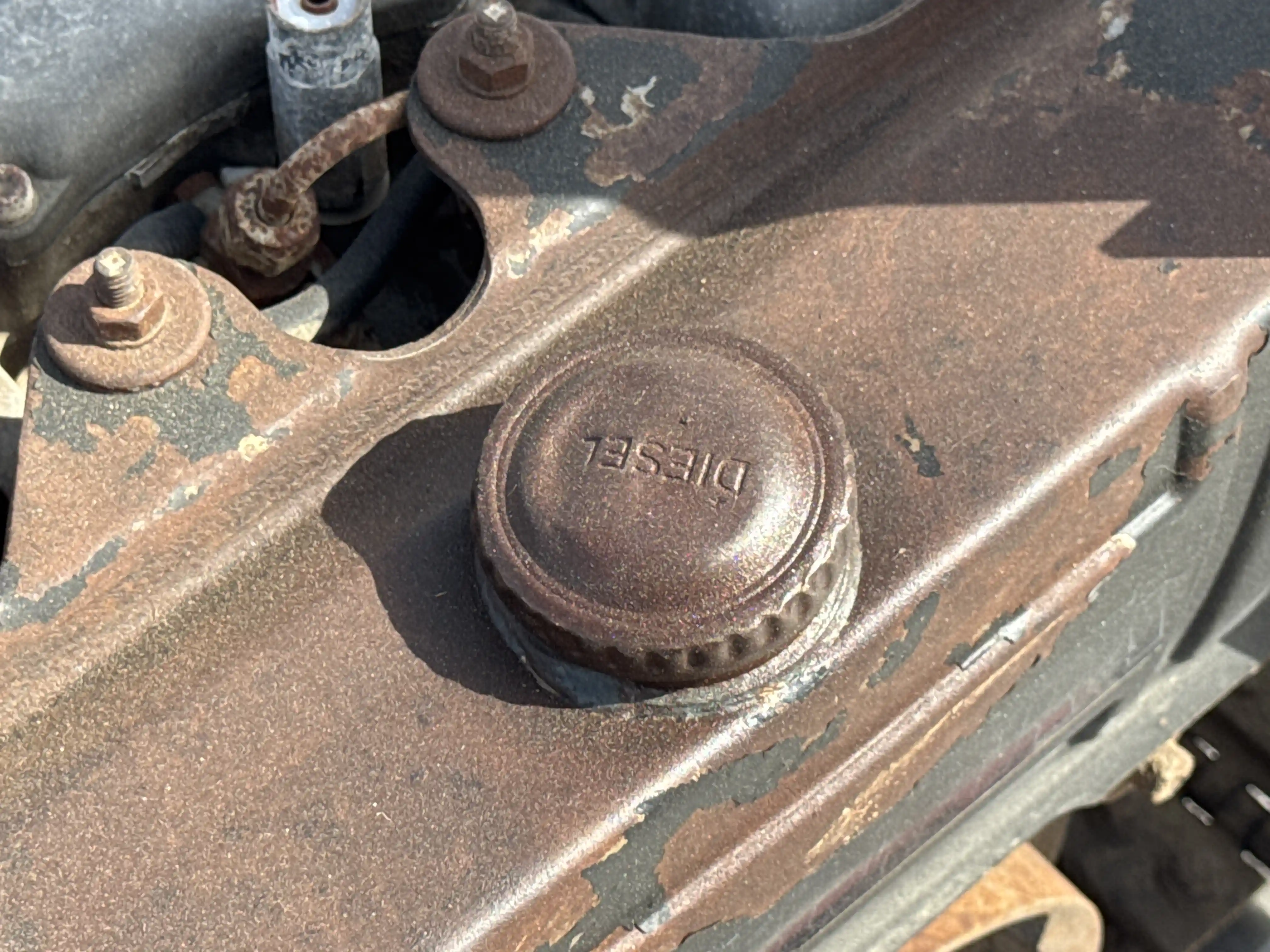 WBC-002-Dynapac-DTR75-walk-behind-compactor-inspection-engine-fuel-tank-3