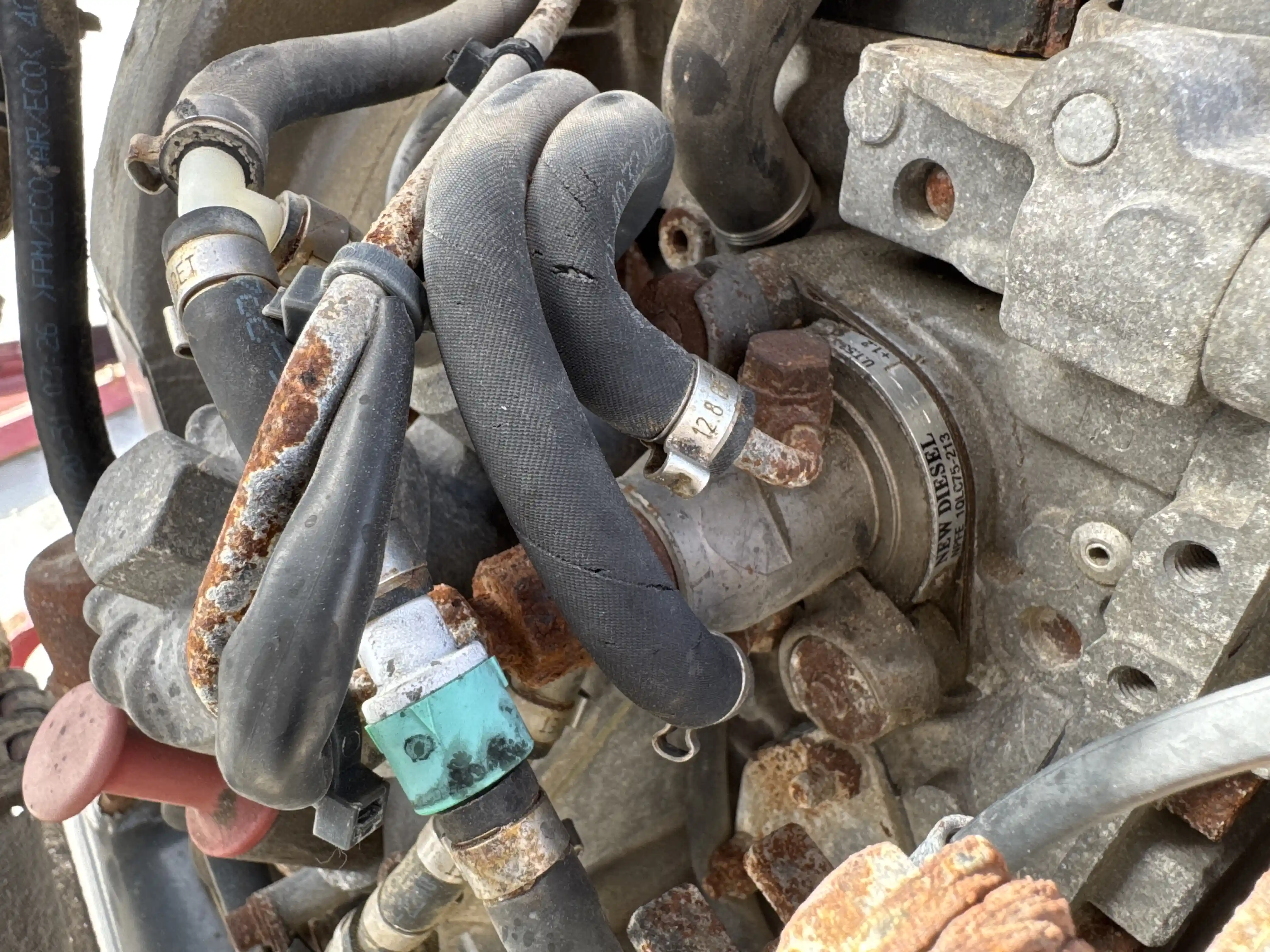 WBC-002-Dynapac-DTR75-walk-behind-compactor-inspection-engine-fuel-leaks-2