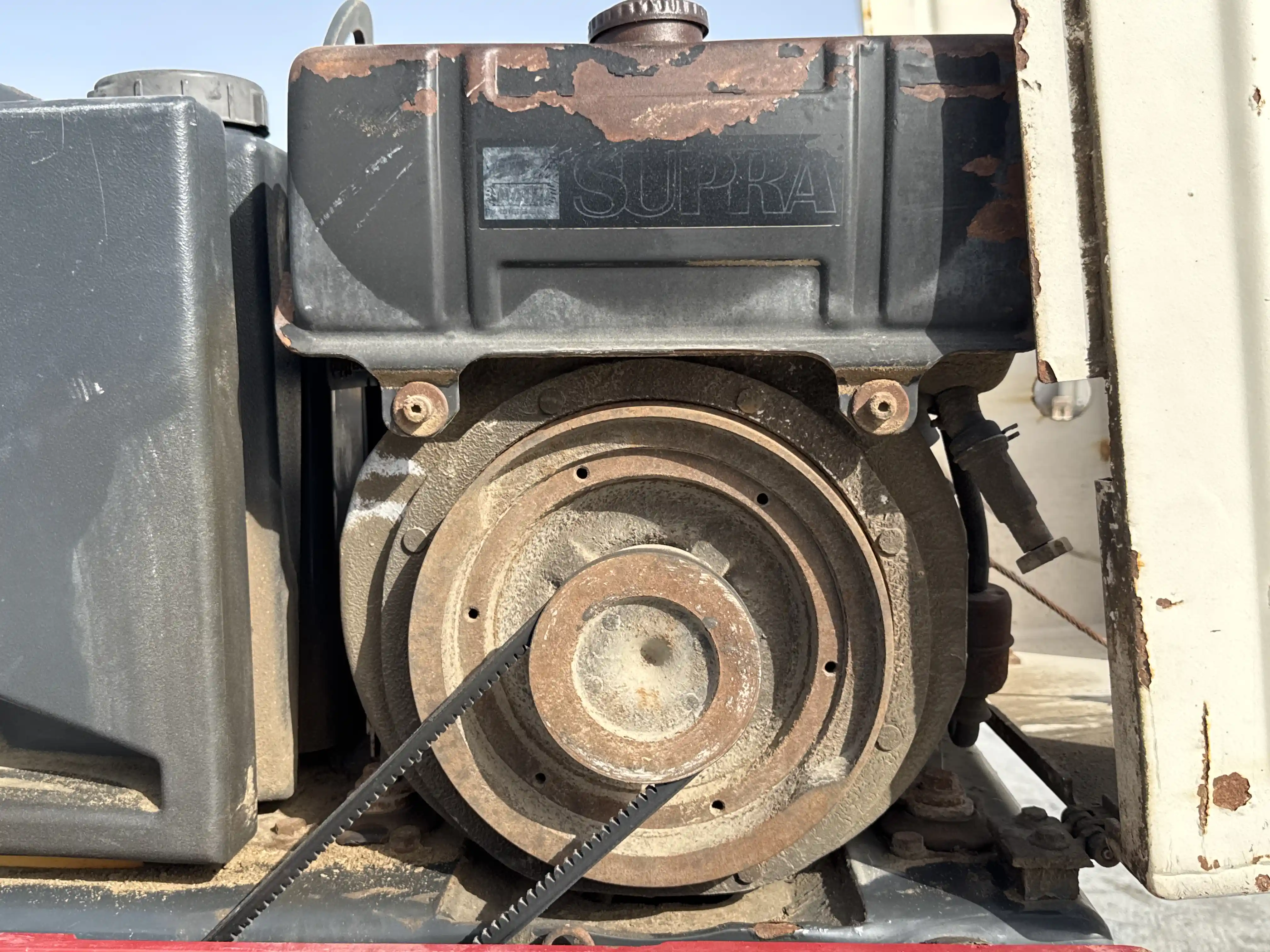WBC-002-Dynapac-DTR75-walk-behind-compactor-inspection-engine-engine-oil-leaks-2