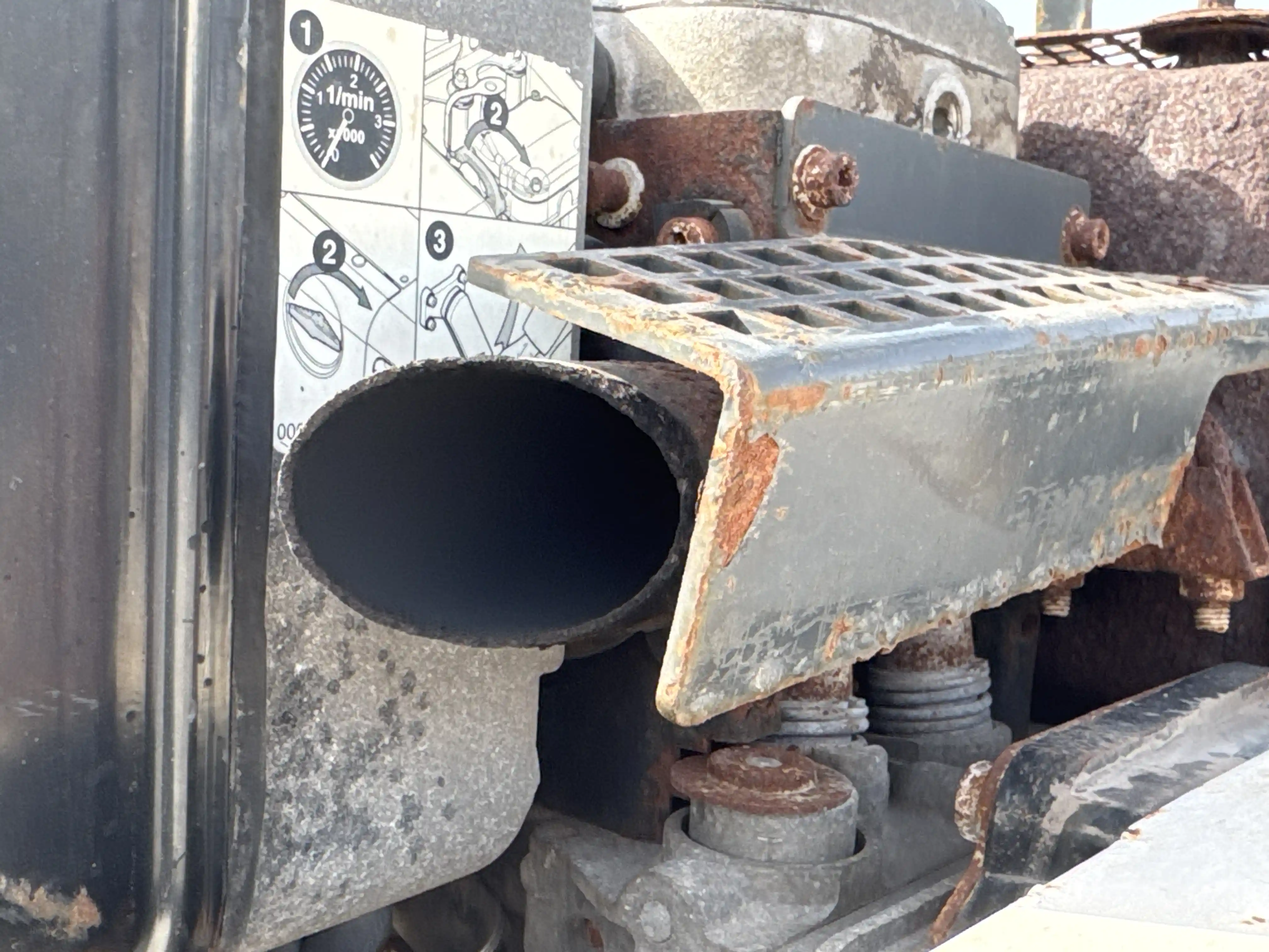 WBC-002-Dynapac-DTR75-walk-behind-compactor-inspection-engine-exhaust-system-3