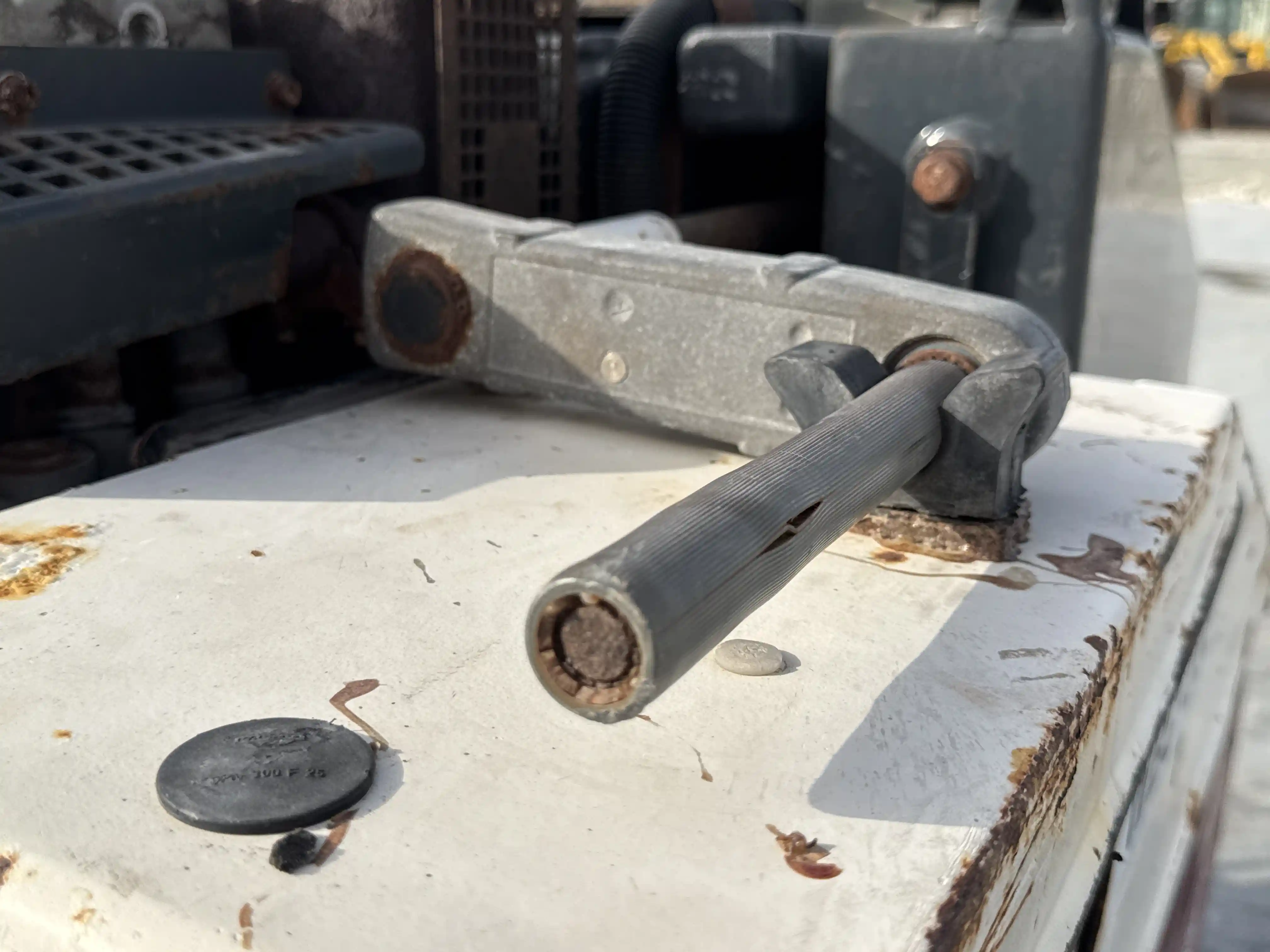 WBC-002-Dynapac-DTR75-walk-behind-compactor-inspection-engine-Safety-crank-handle-1