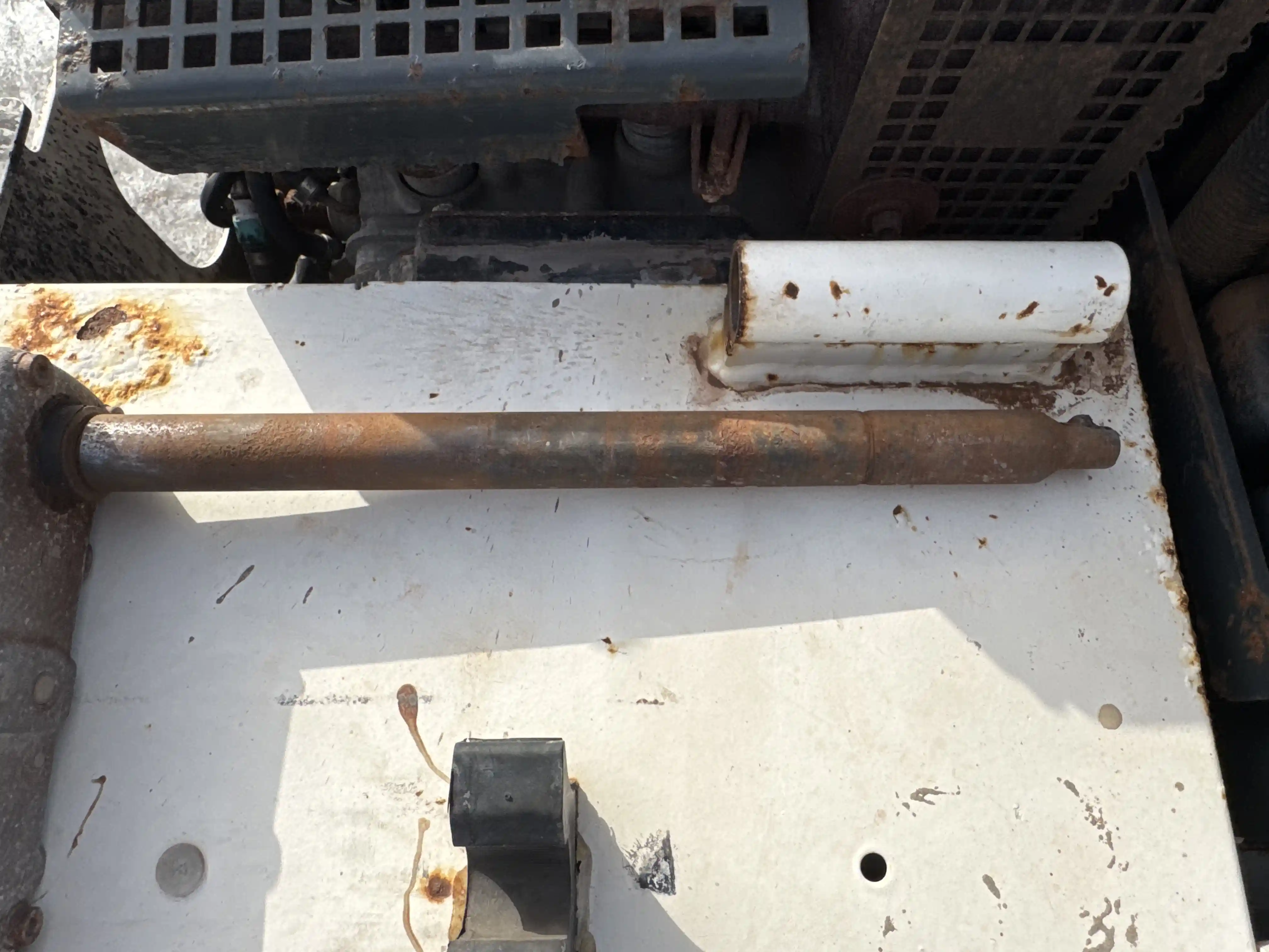 WBC-002-Dynapac-DTR75-walk-behind-compactor-inspection-engine-Safety-crank-handle-3
