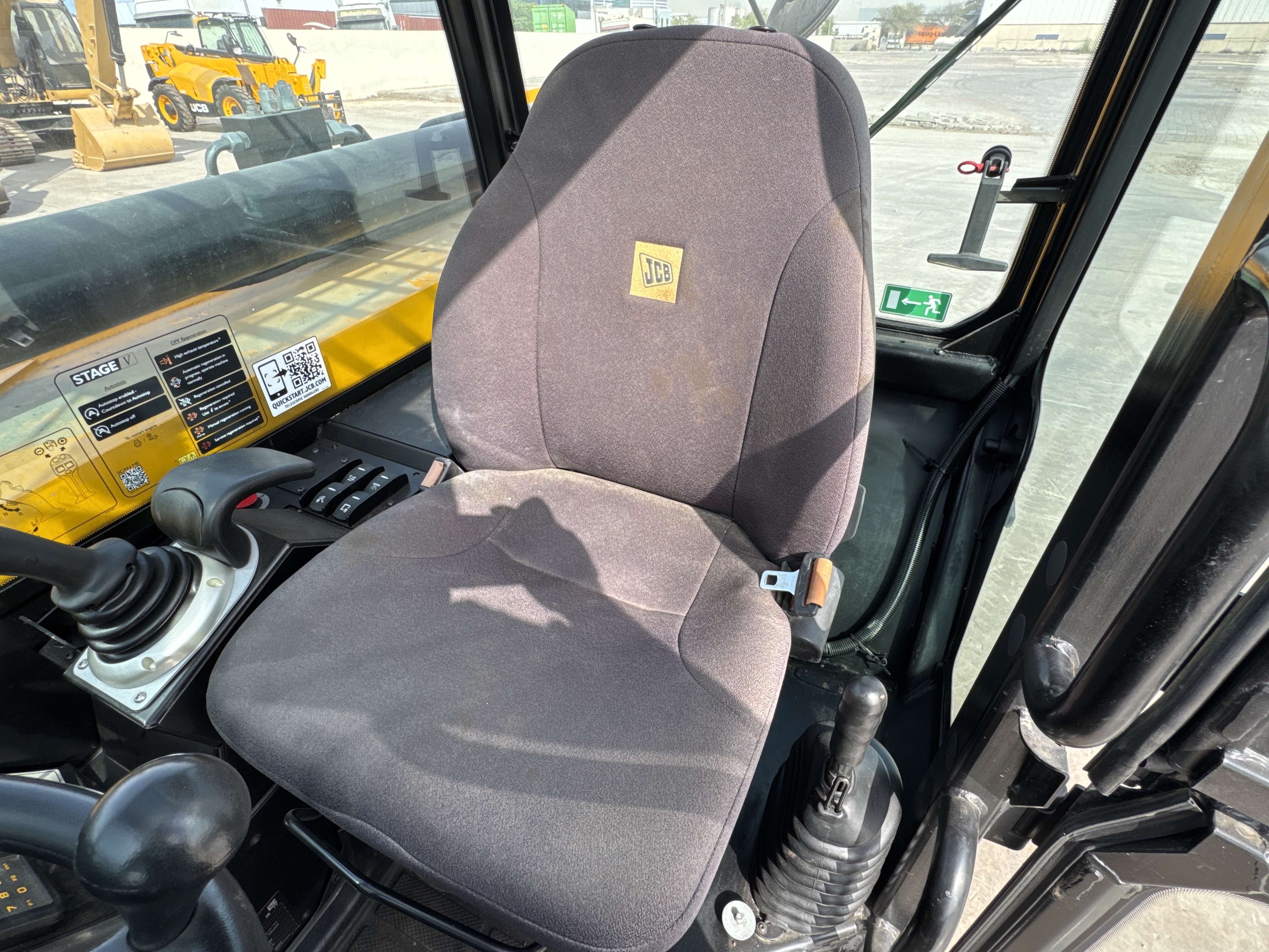 THM-001-JCB-540-170-telehandler-interior-cabin-seat