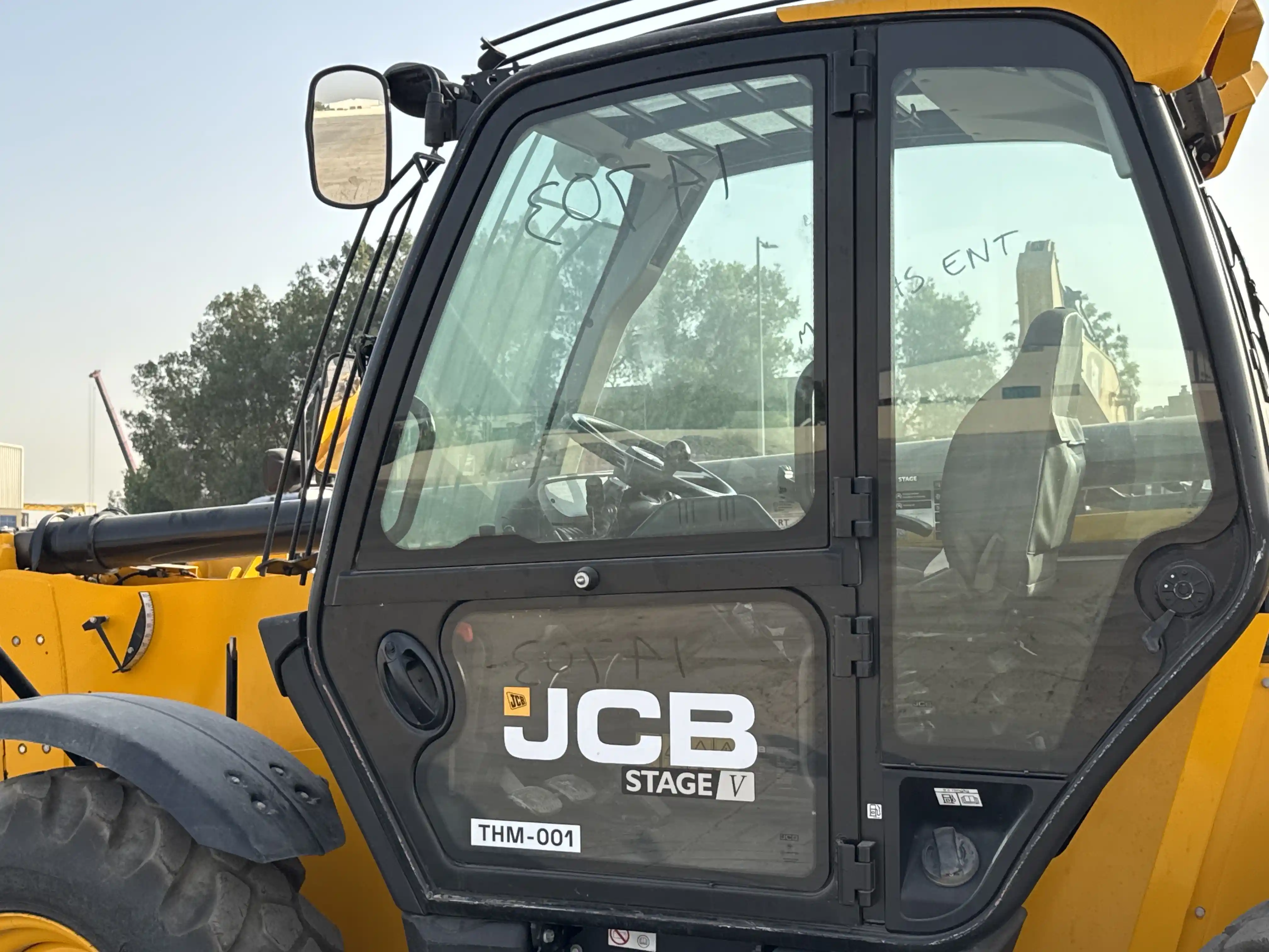 THM-001-JCB-540-170-telehandler-inspection-structure-doors-1