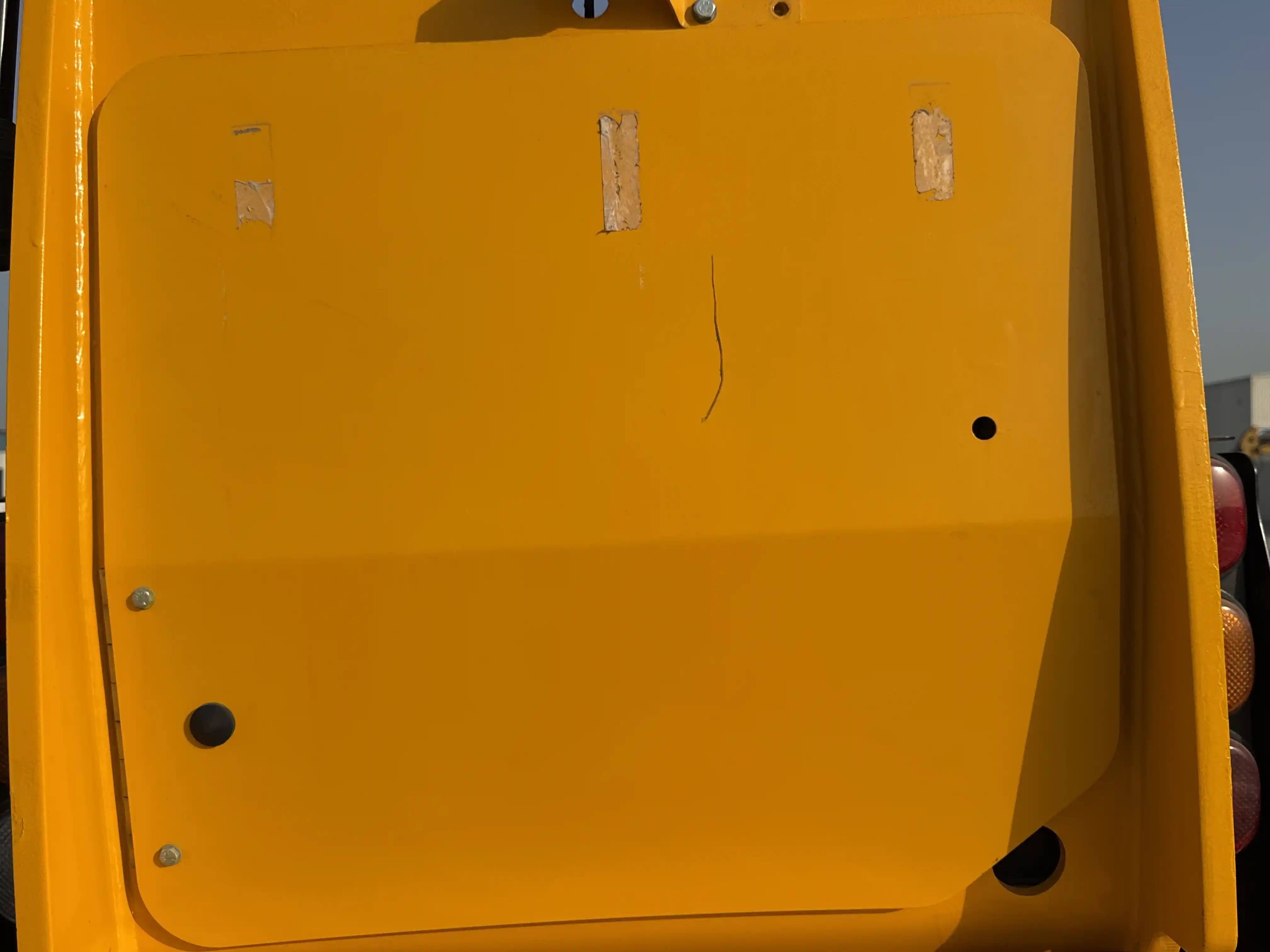 THM-001-JCB-540-170-telehandler-inspection-structure-sheet-metal-fiberglass-3