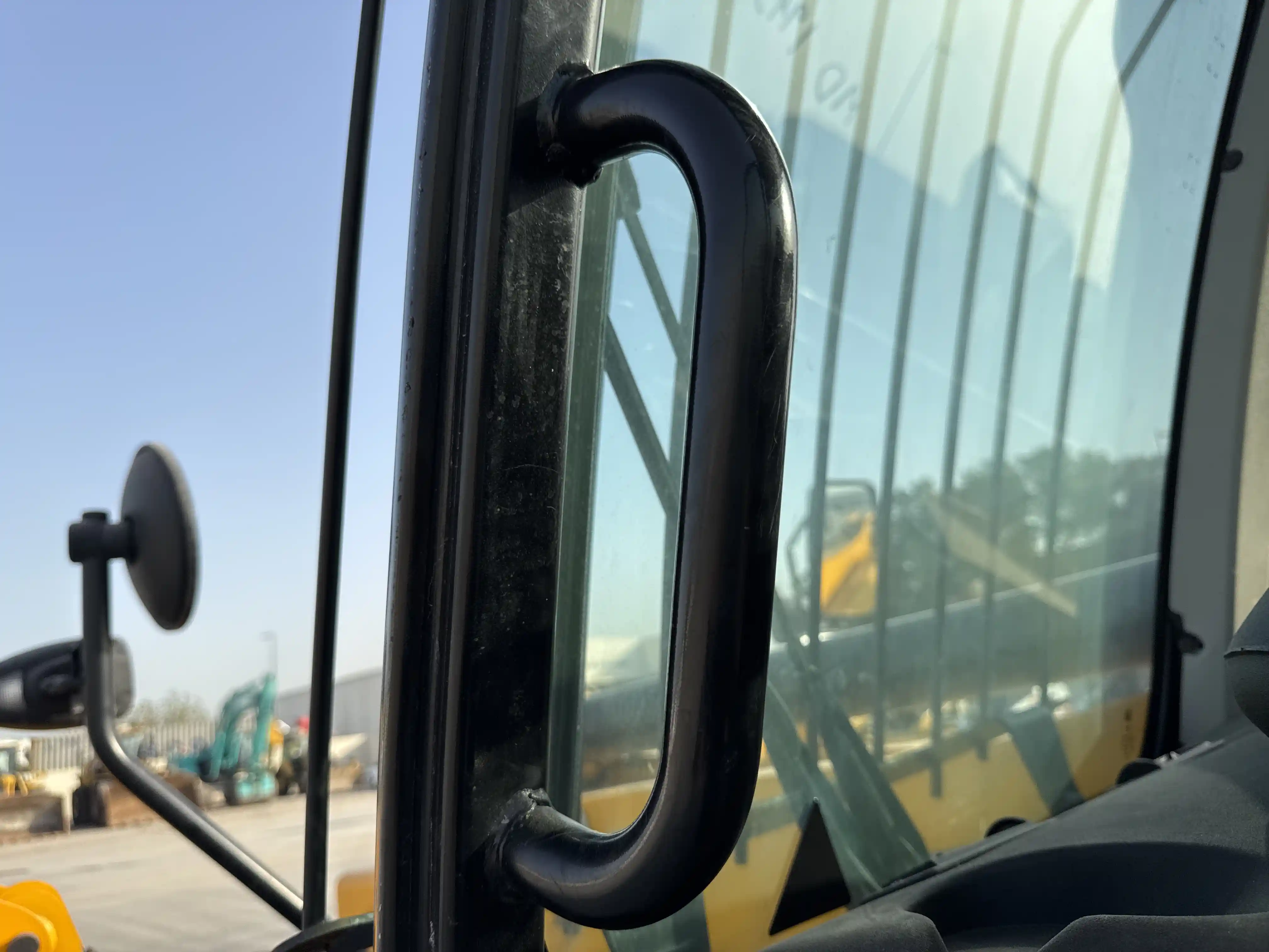 THM-001-JCB-540-170-telehandler-inspection-structure-handrails-2