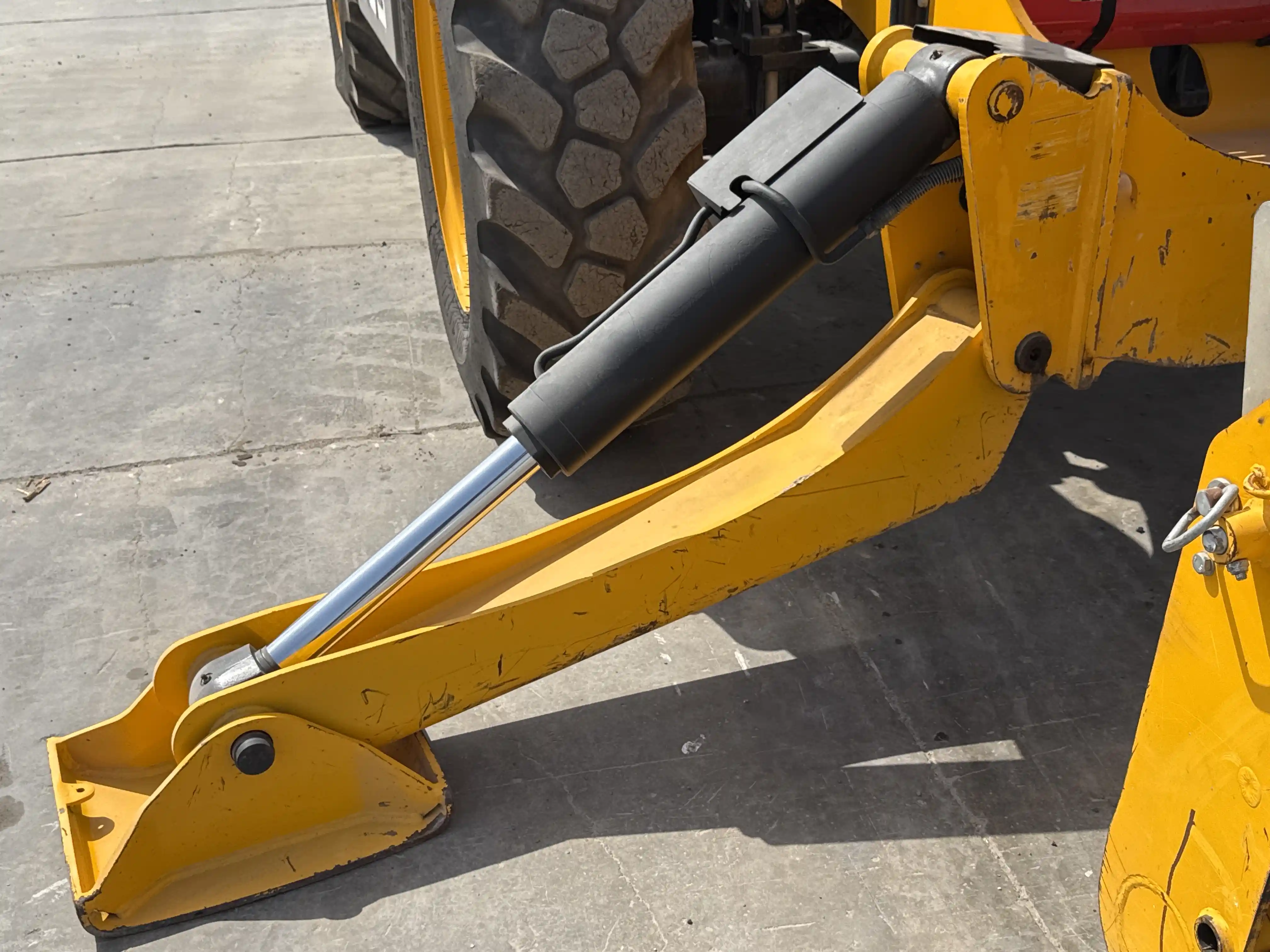 THM-001-JCB-540-170-telehandler-inspection-structure-Outriggers-1