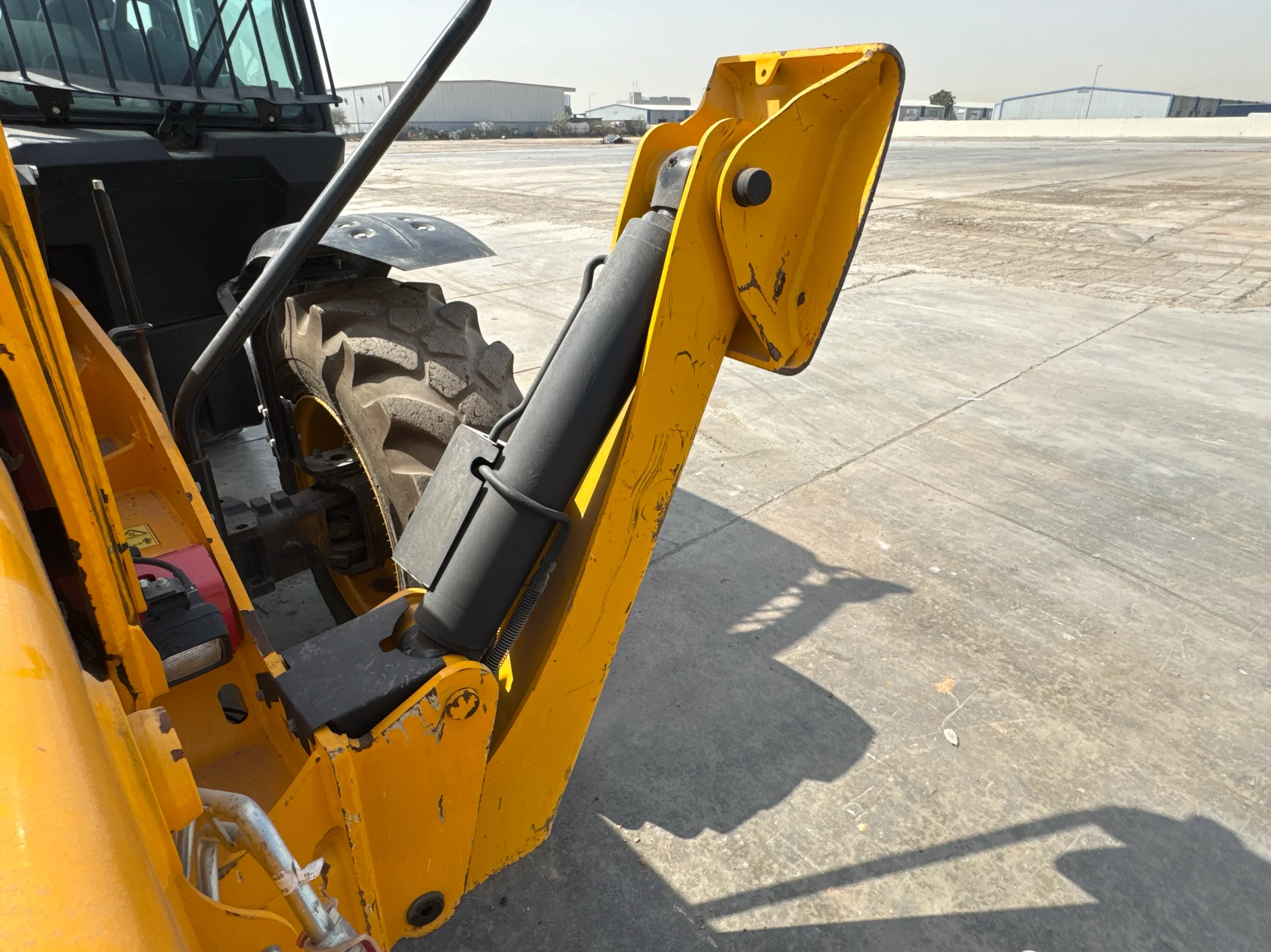 THM-001-JCB-540-170-telehandler-inspection-structure-Outriggers-5