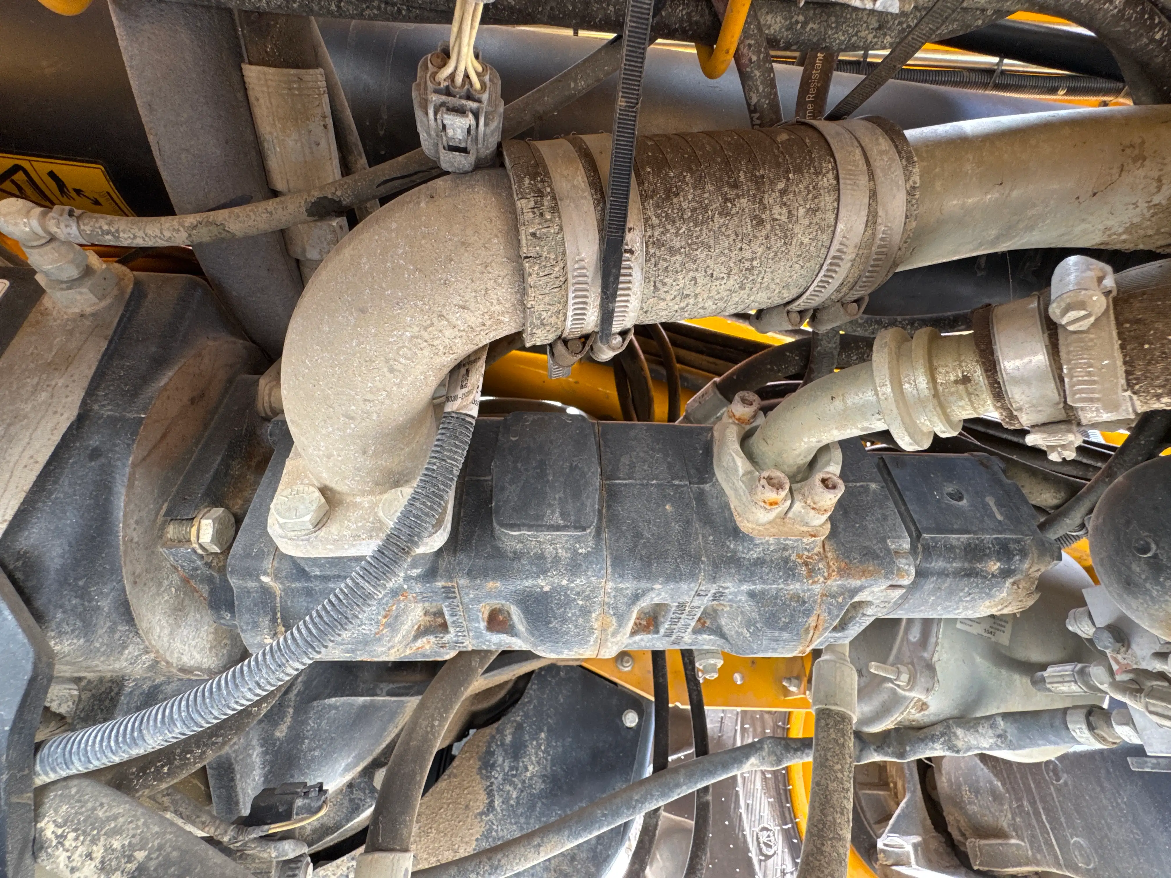 THM-001-JCB-540-170-telehandler-inspection-hydraulics-hydraulic-pump-1