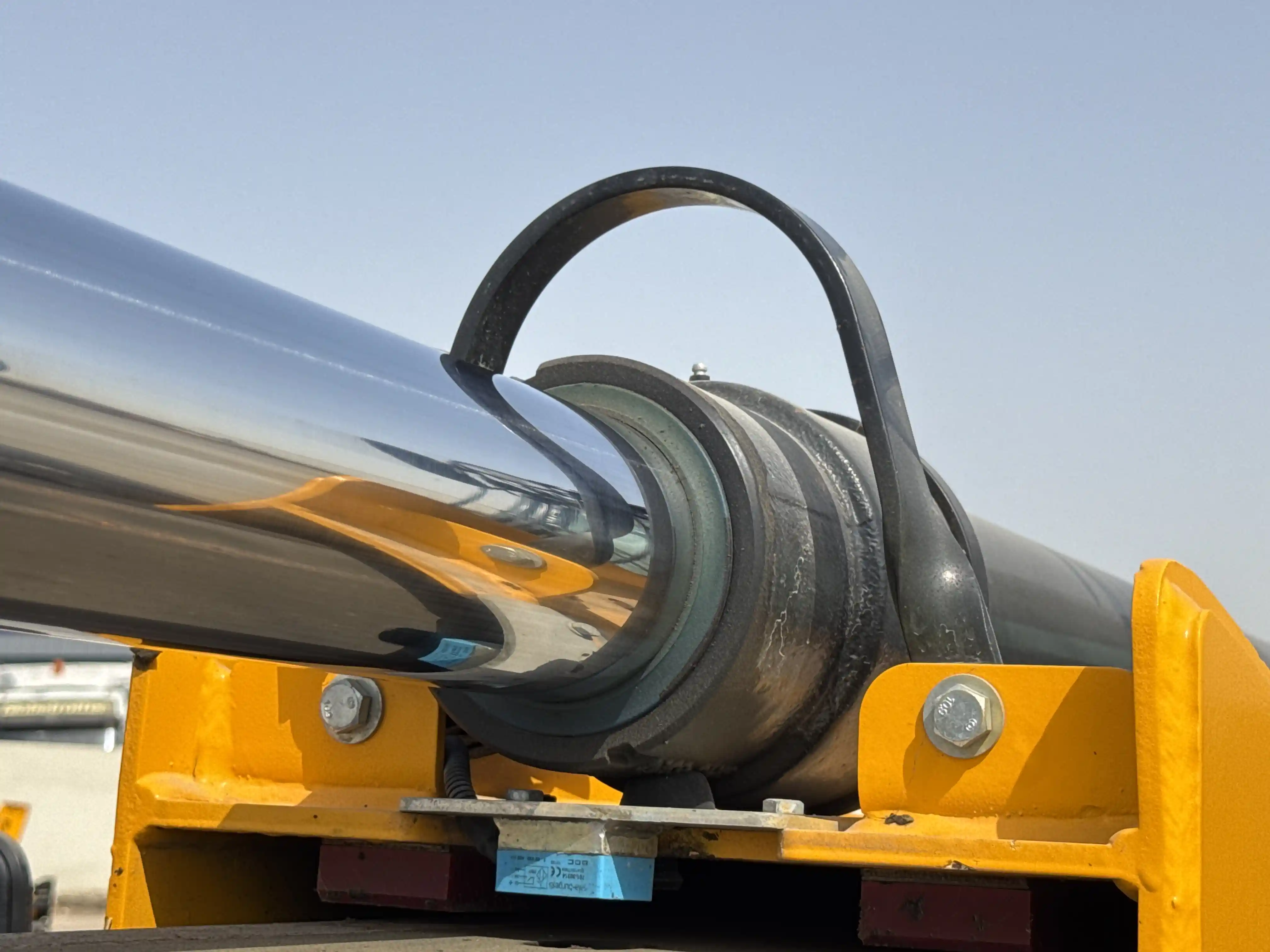 THM-001-JCB-540-170-telehandler-inspection-hydraulics-hydraulic-boom-extension-cylinder-3