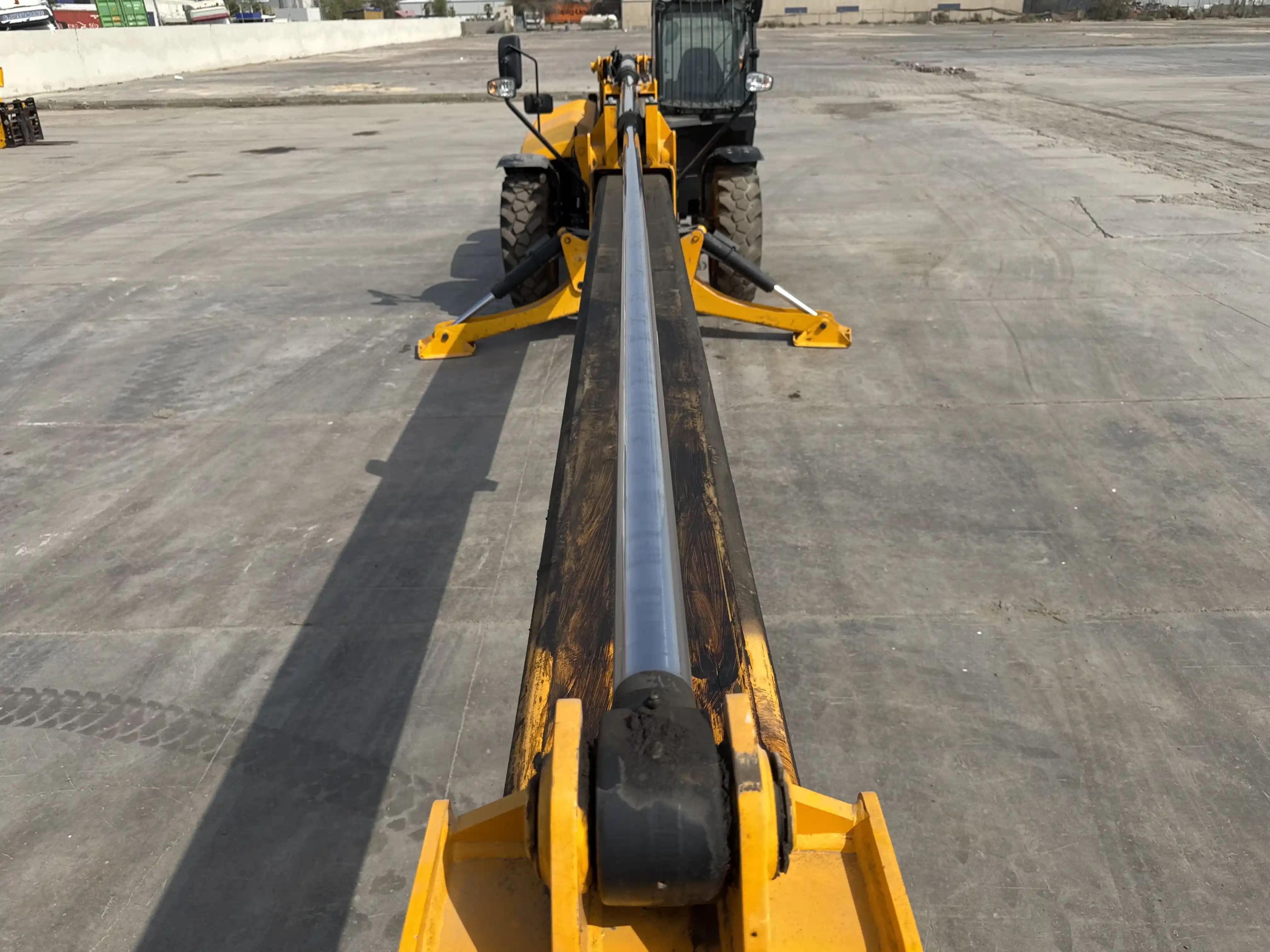 THM-001-JCB-540-170-telehandler-inspection-hydraulics-hydraulic-boom-extension-cylinder-5