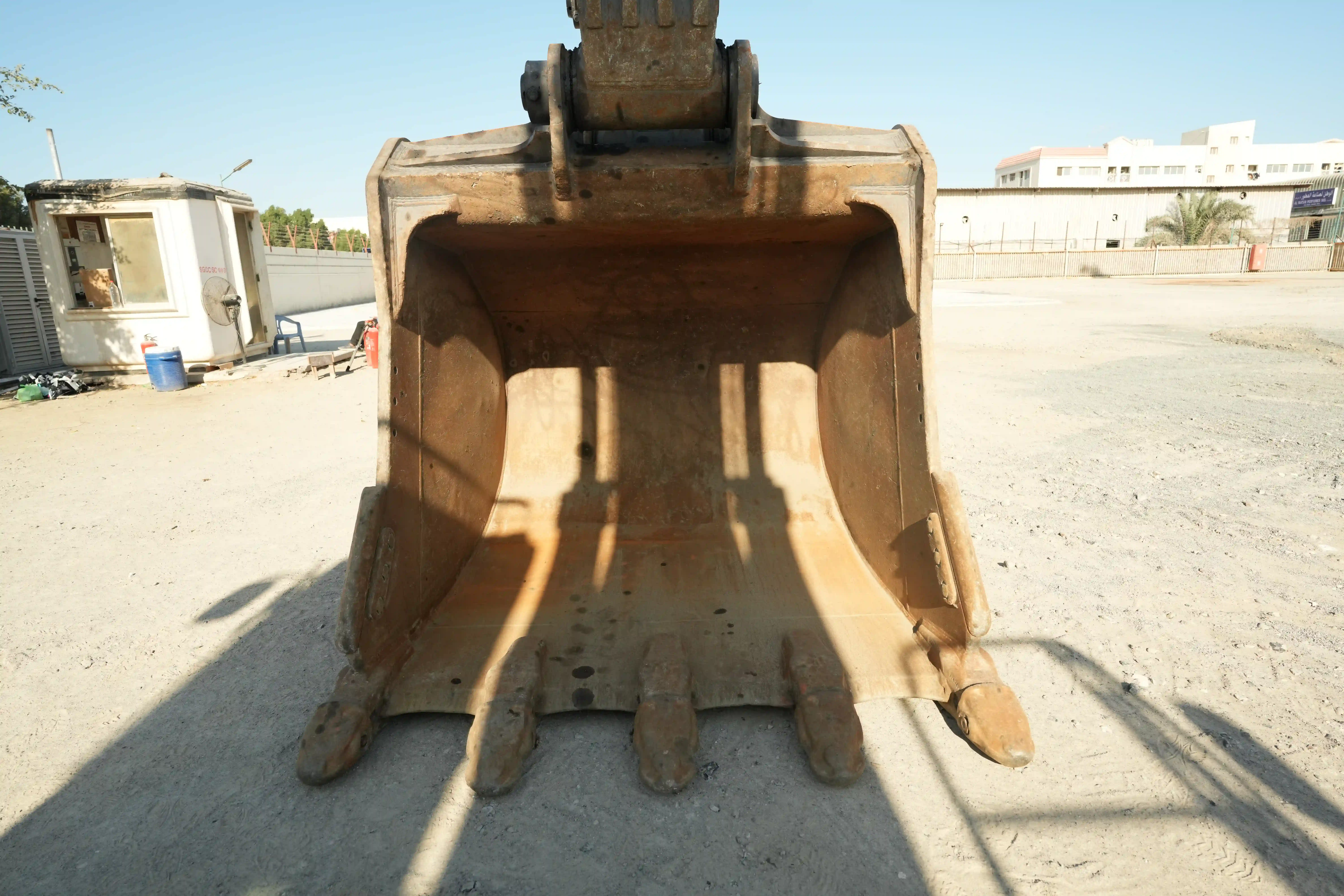 LEX-001-Volvo-EC550EL-large-excavator-attachment-excavator-bucket