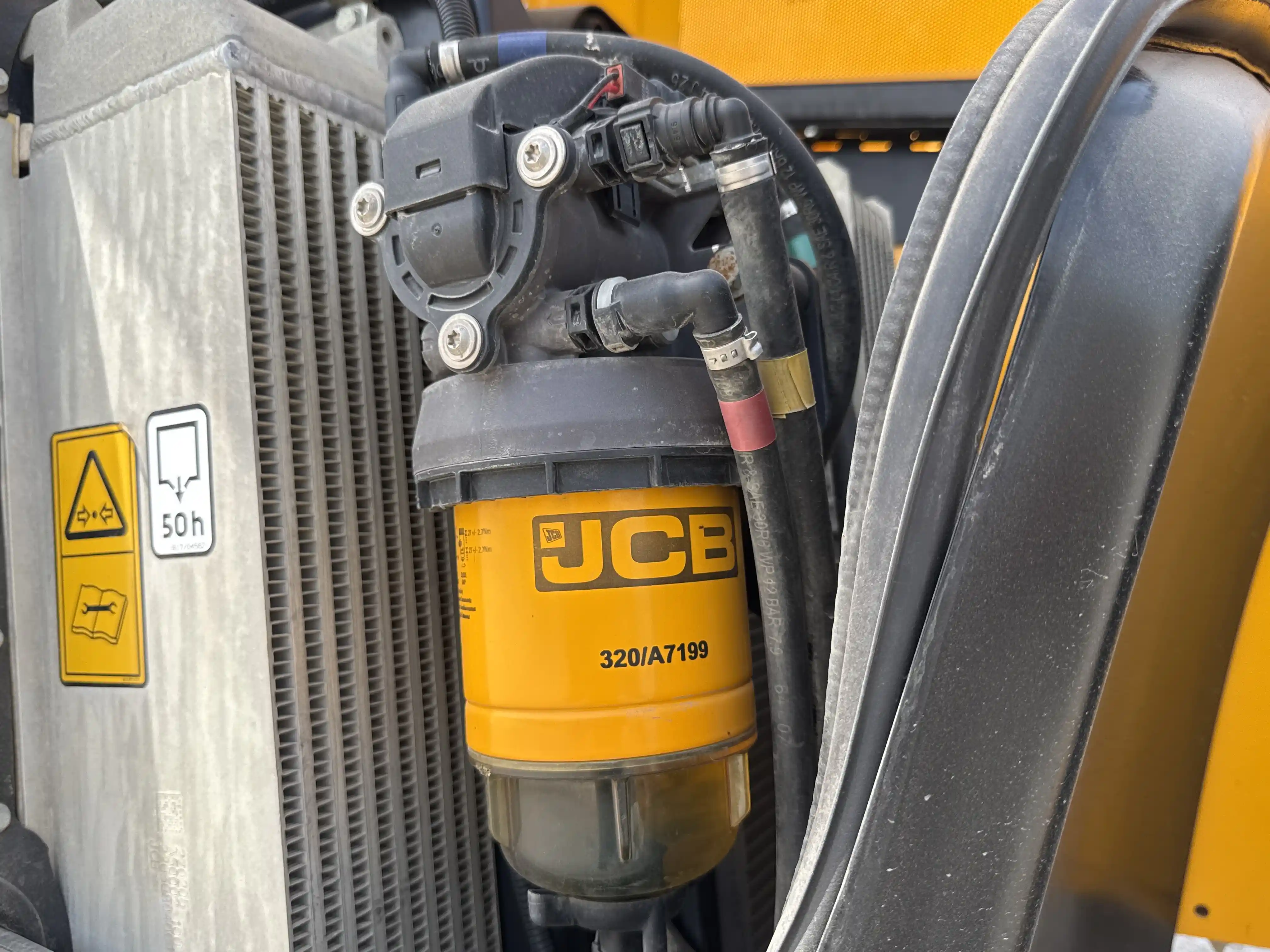 THM-001-JCB-540-170-telehandler-inspection-engine-fuel-leaks-3