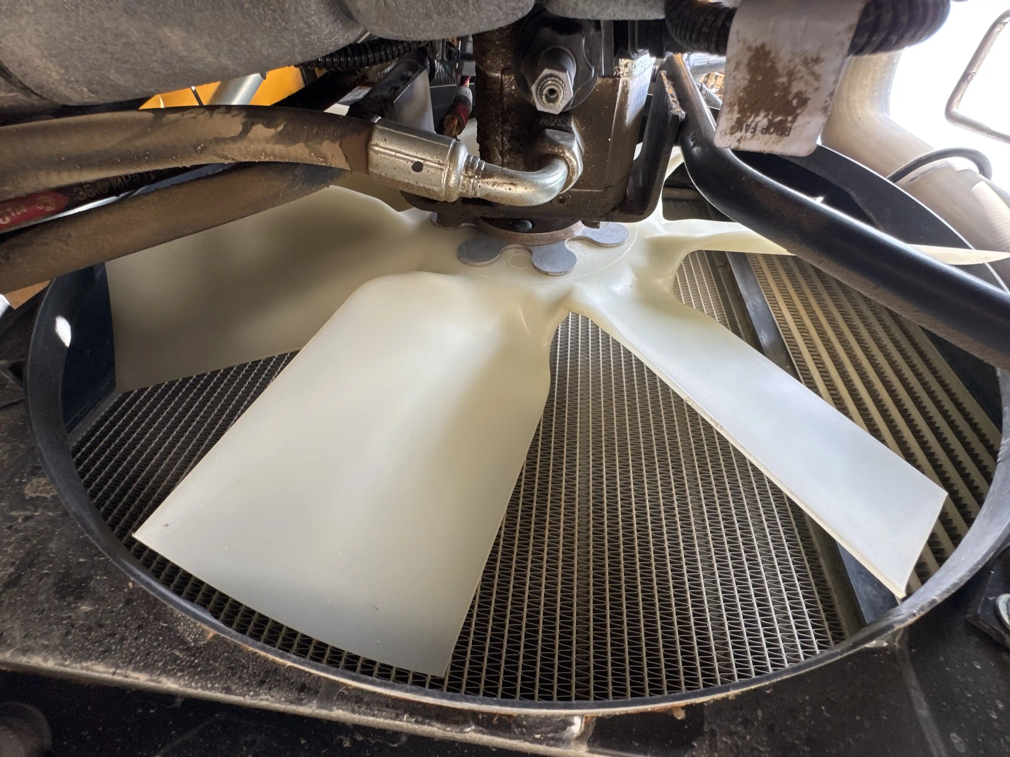 THM-001-JCB-540-170-telehandler-inspection-engine-cooling-fan-and-fan-guard-1
