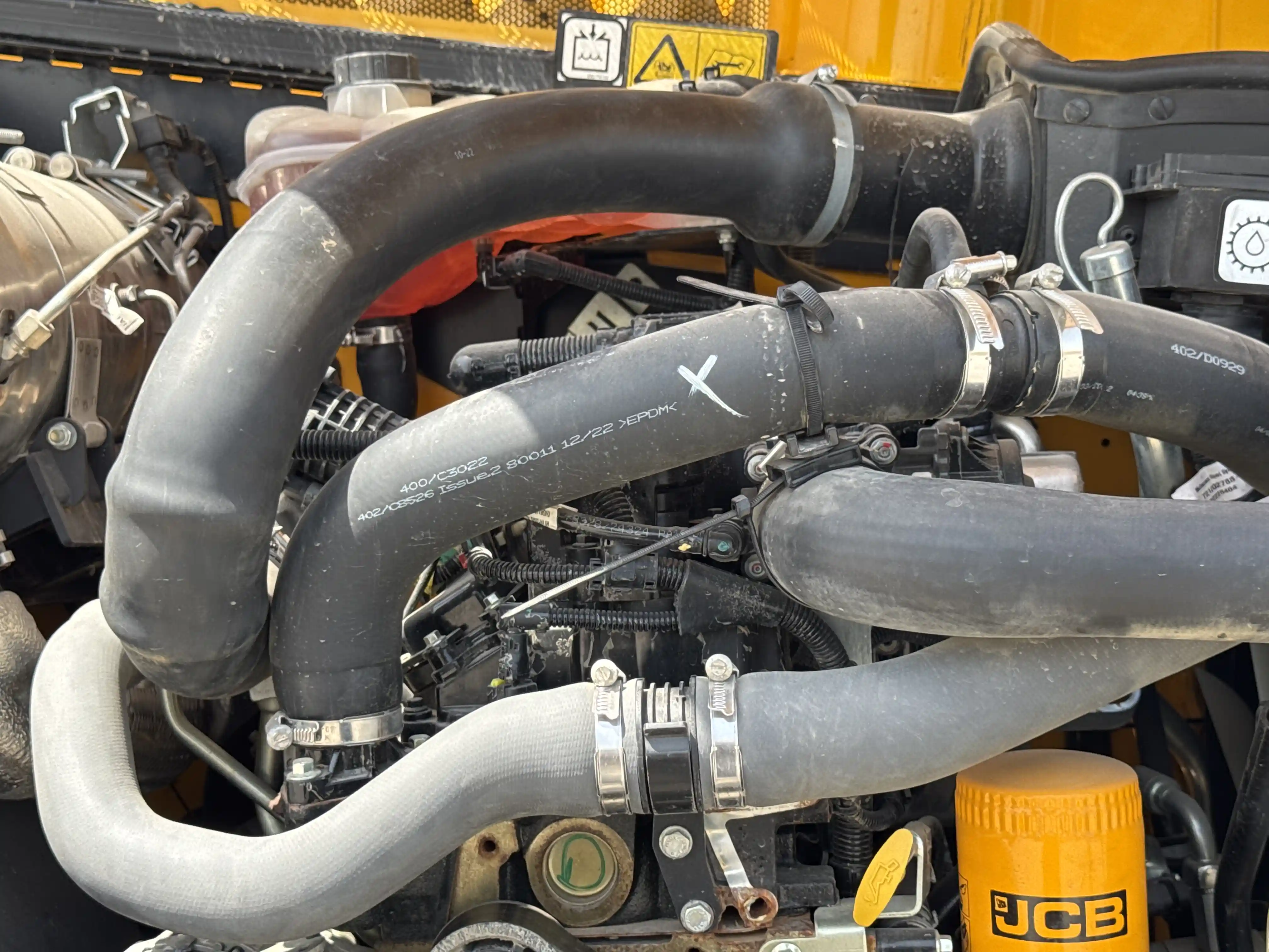 THM-001-JCB-540-170-telehandler-inspection-engine-hoses-1