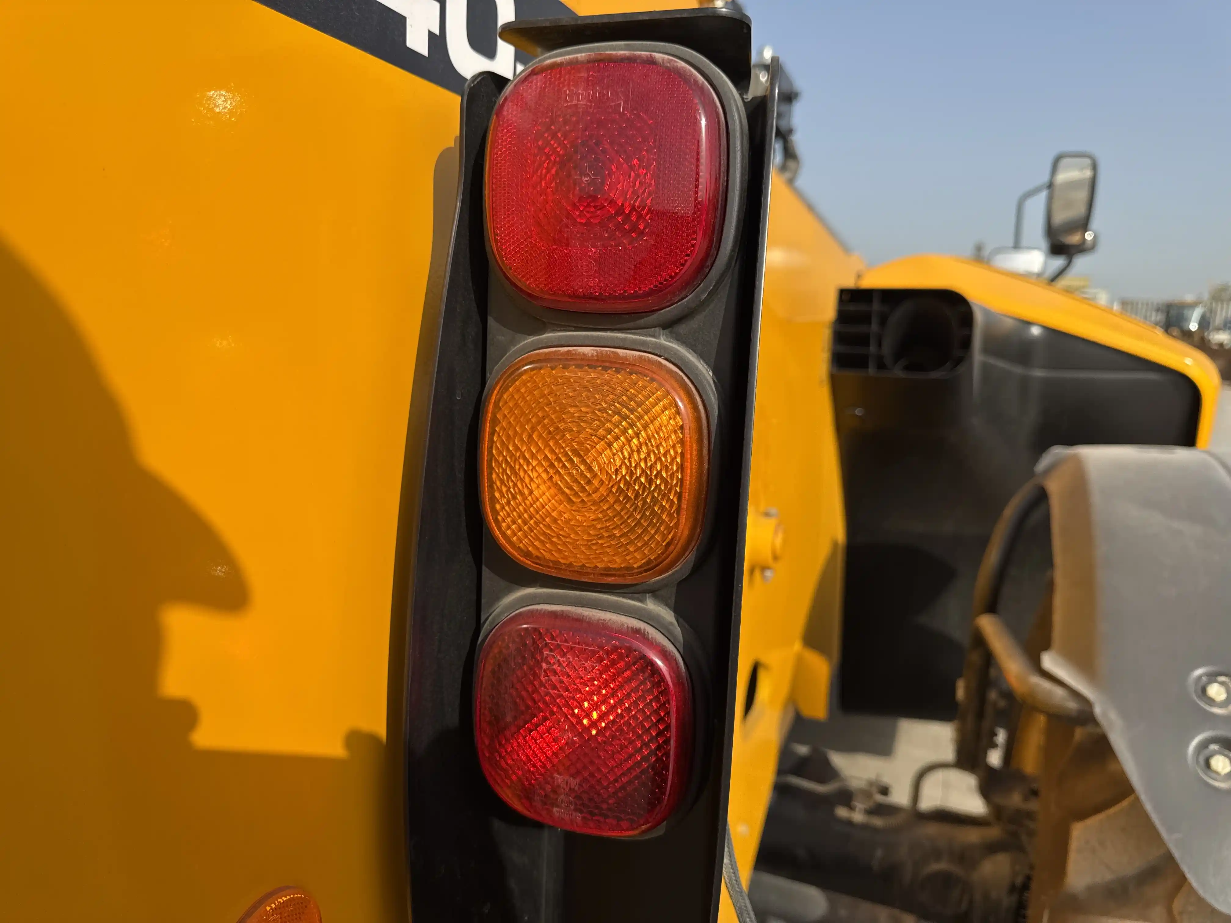 THM-001-JCB-540-170-telehandler-inspection-electronics-lights-and-signals-5