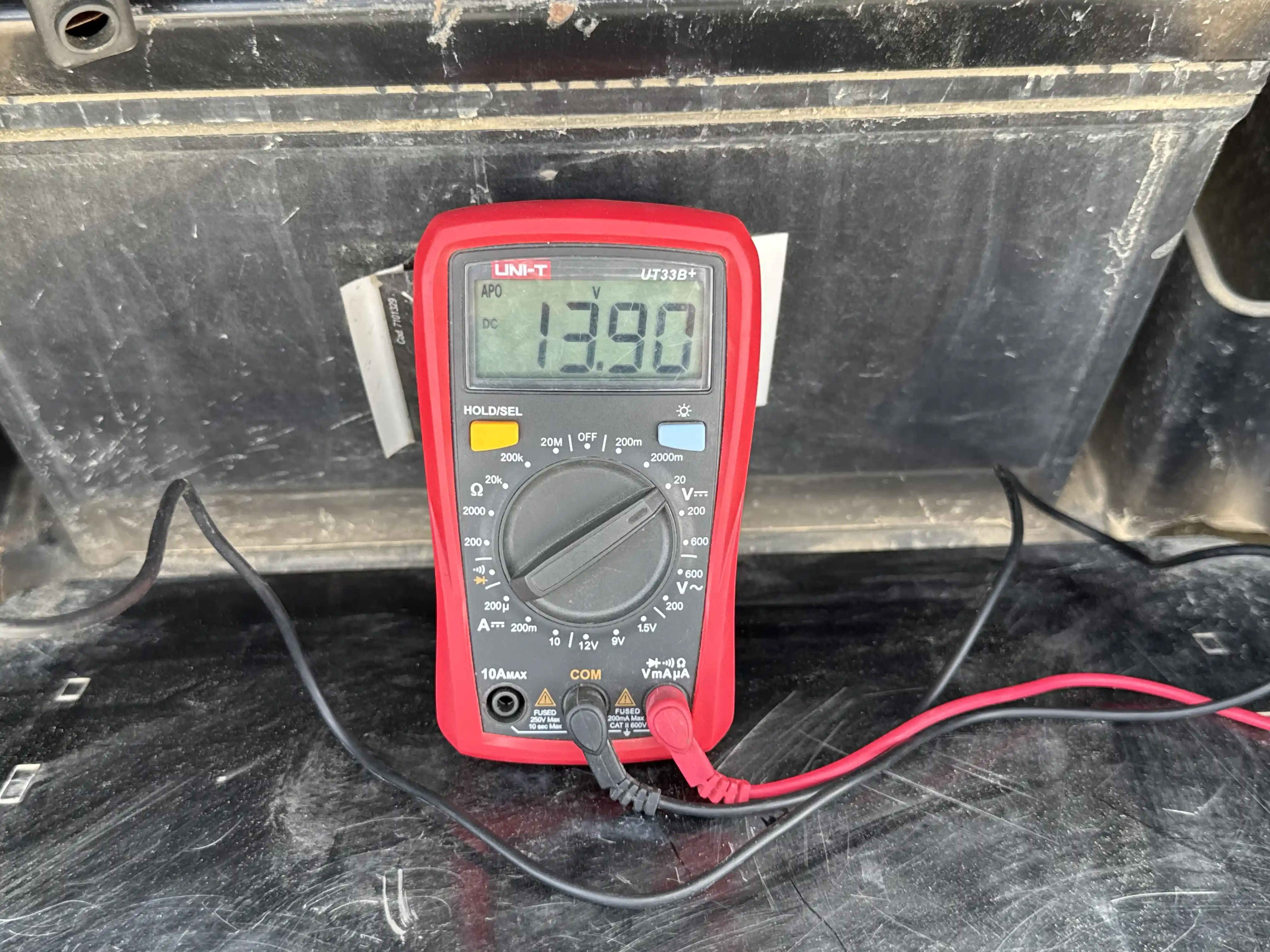 THM-001-JCB-540-170-telehandler-inspection-electronics-battery-2
