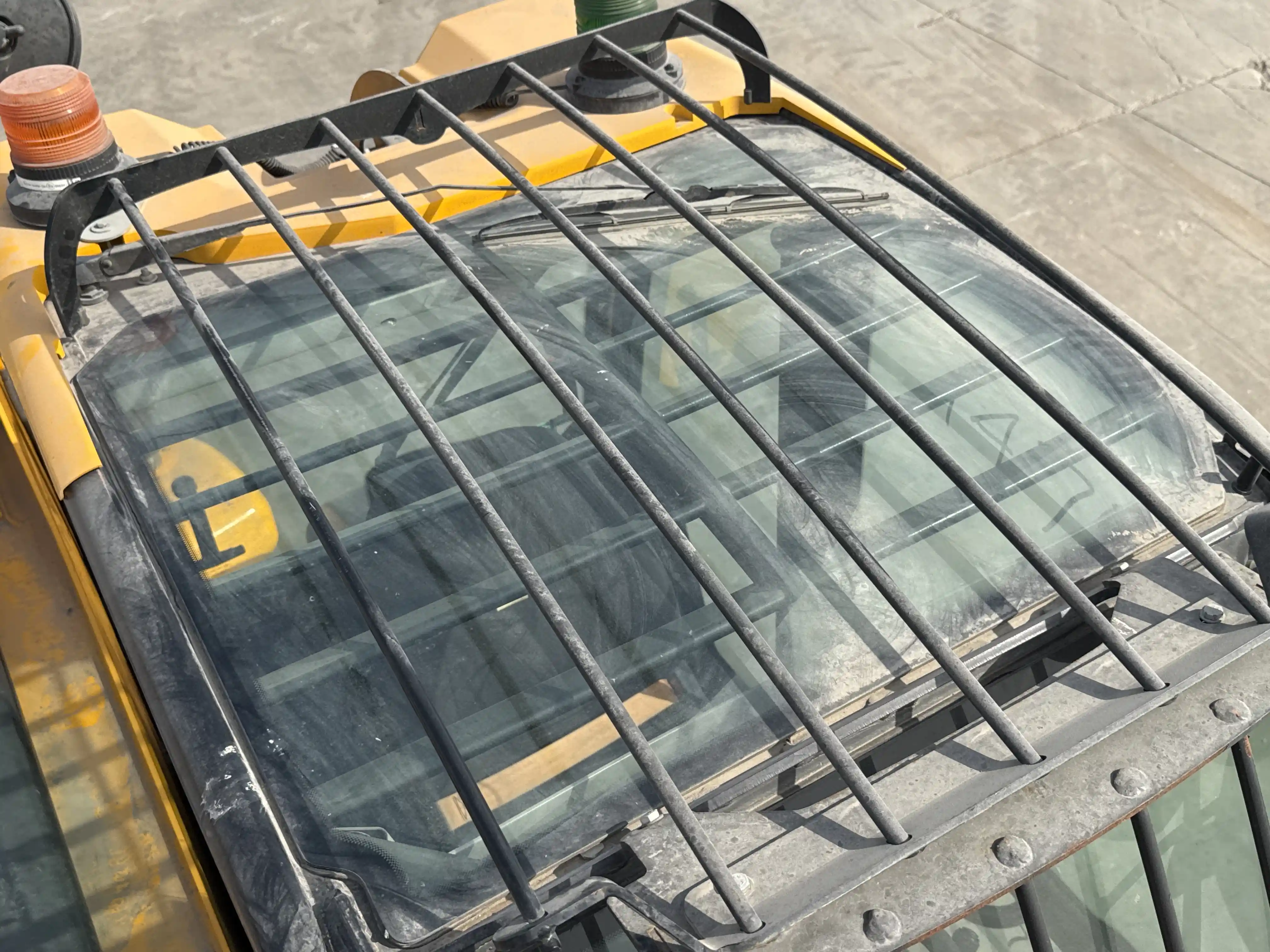 THM-001-JCB-540-170-telehandler-inspection-safety-glass-5