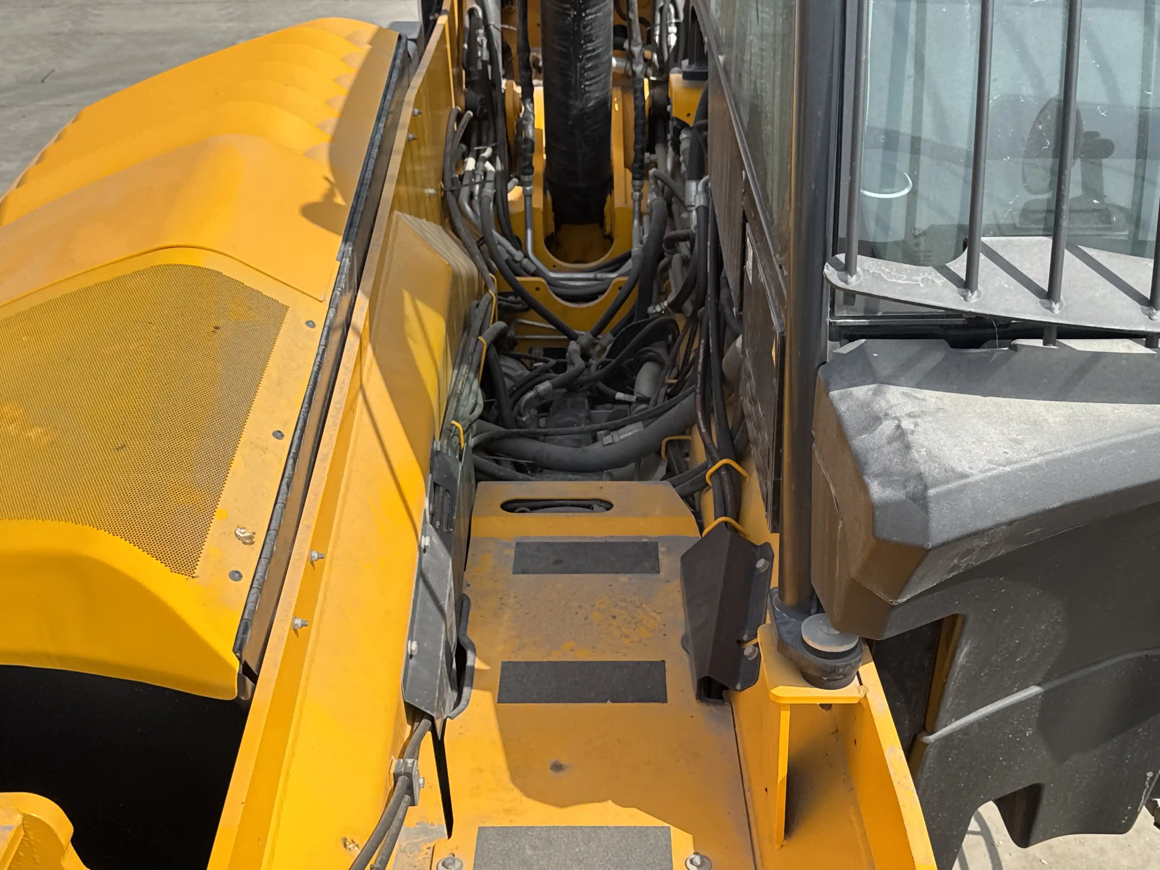 THM-001-JCB-540-170-telehandler-inspection-chassis-boom-frame-4
