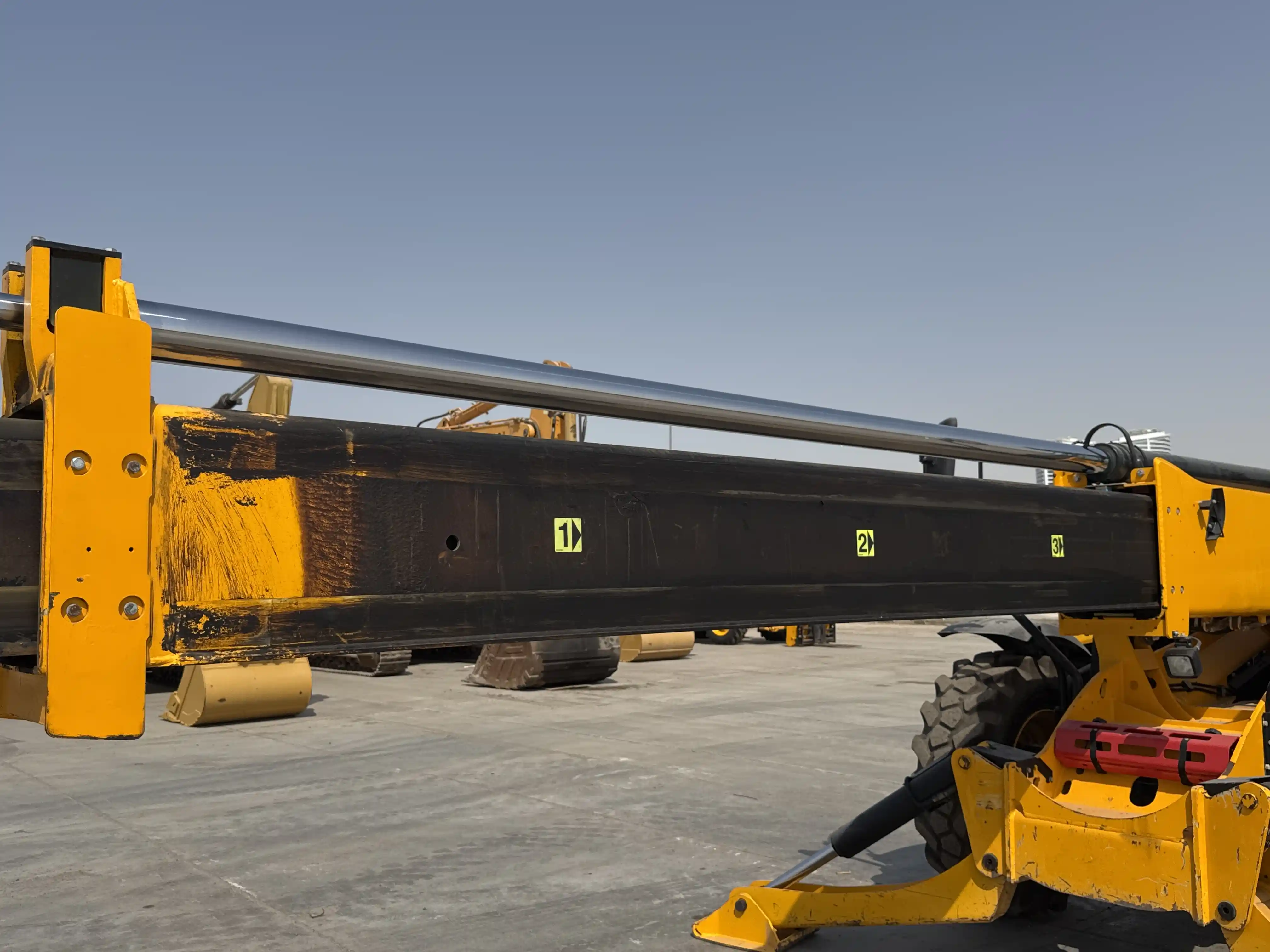 THM-001-JCB-540-170-telehandler-inspection-chassis-telescopic-boom-3