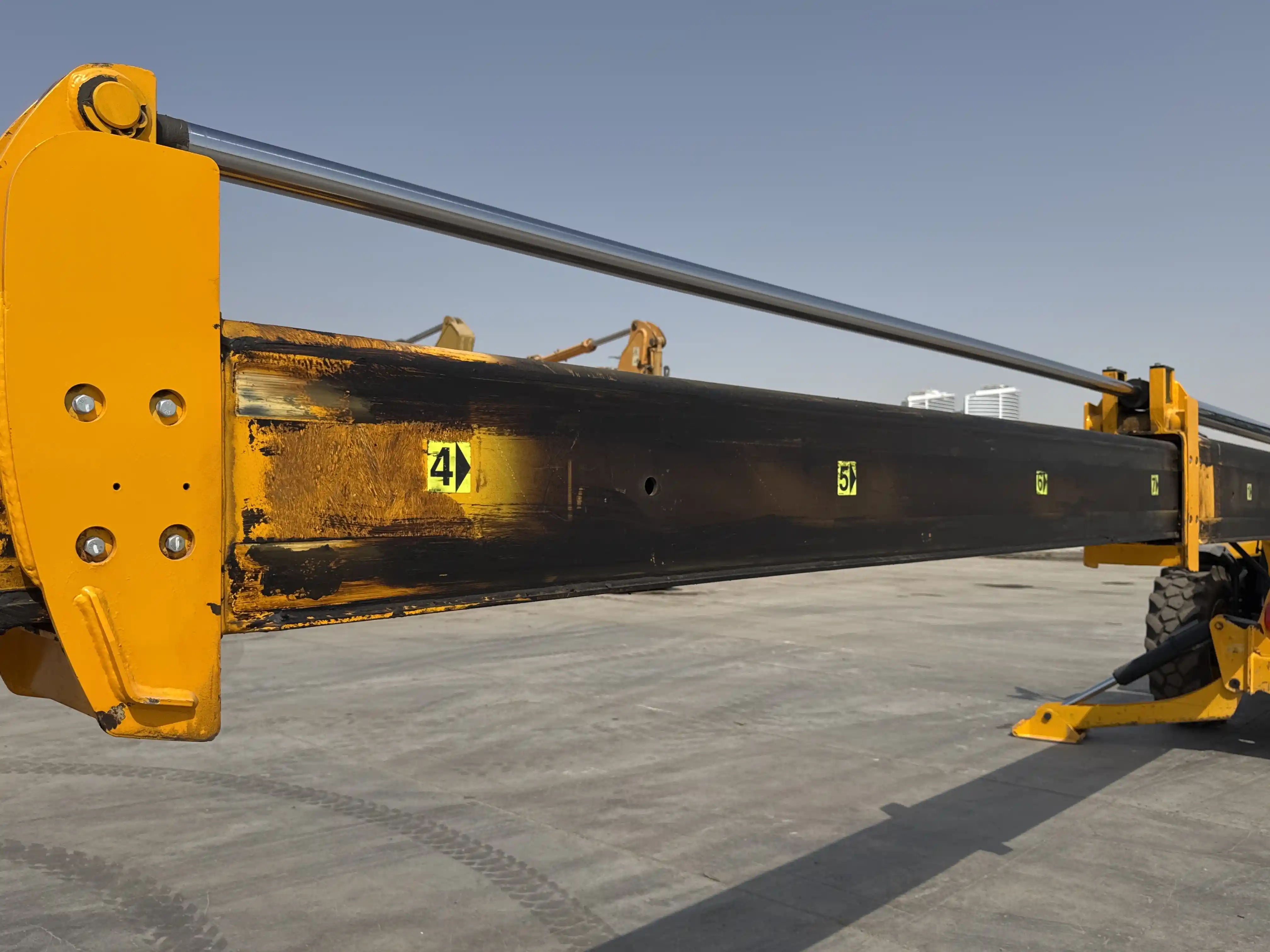 THM-001-JCB-540-170-telehandler-inspection-chassis-telescopic-boom-4