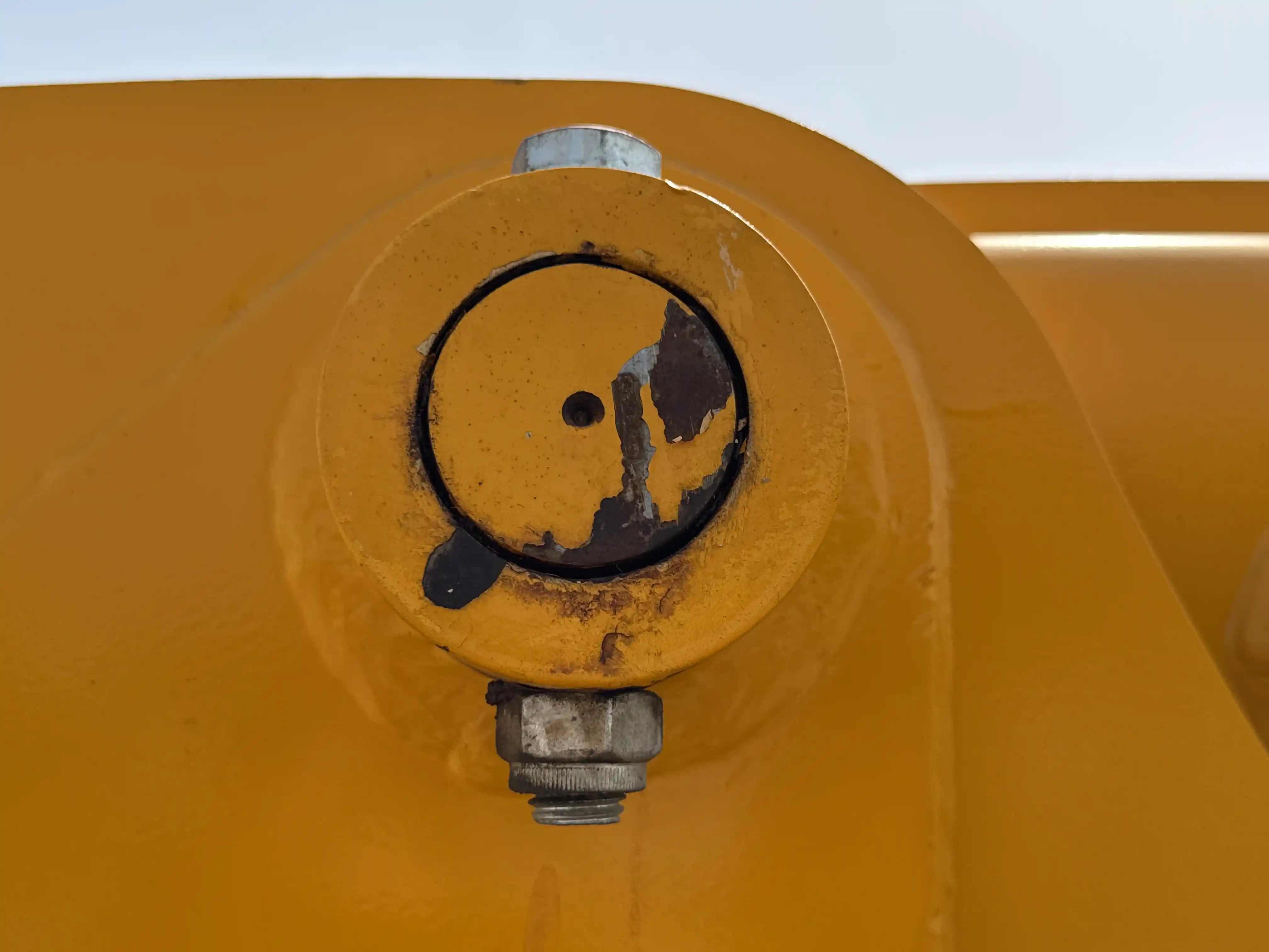 THM-001-JCB-540-170-telehandler-inspection-chassis-boom-base-pin-and-bushings-1