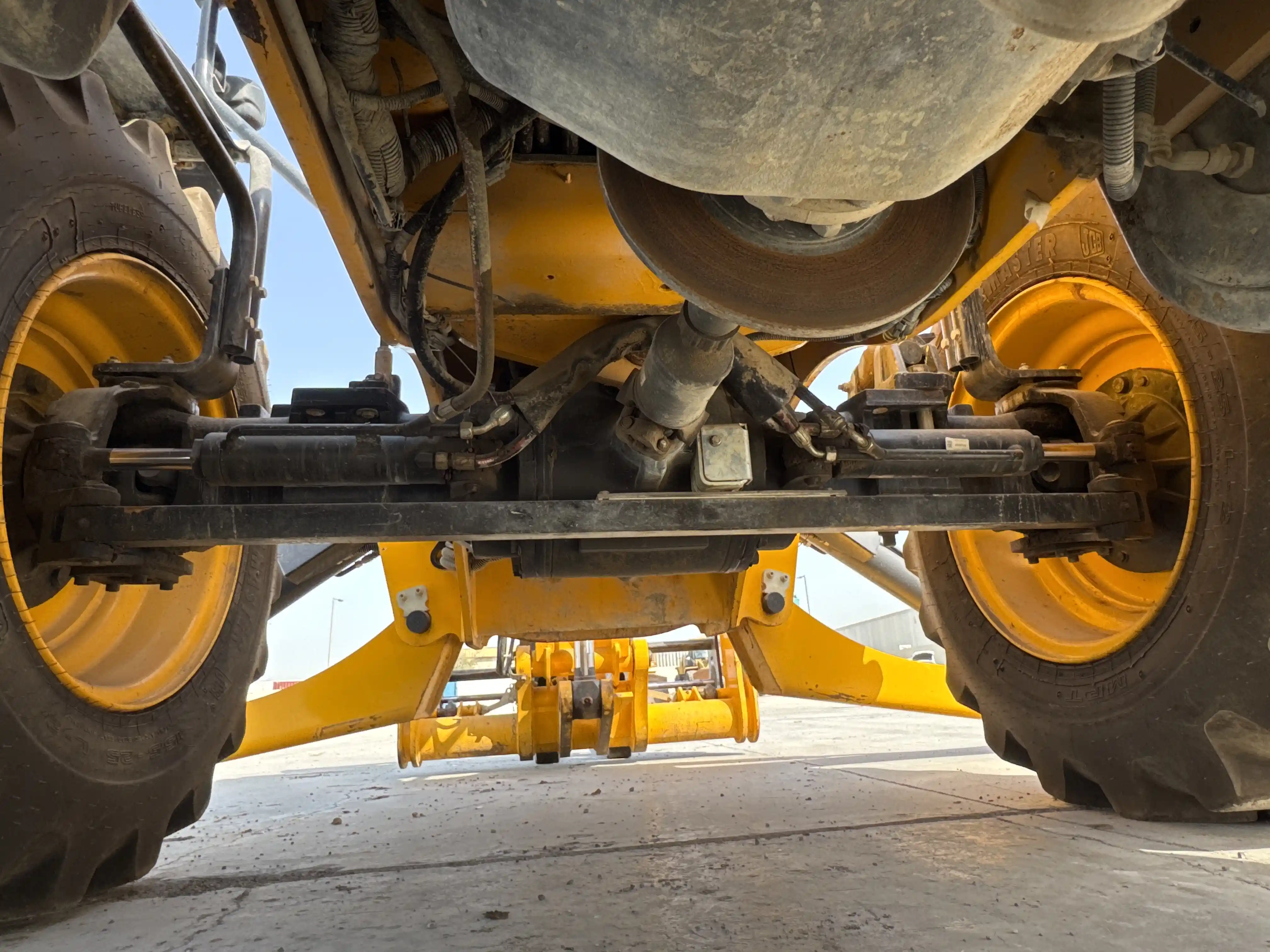 THM-001-JCB-540-170-telehandler-inspection-drive-system-axle-housing-1