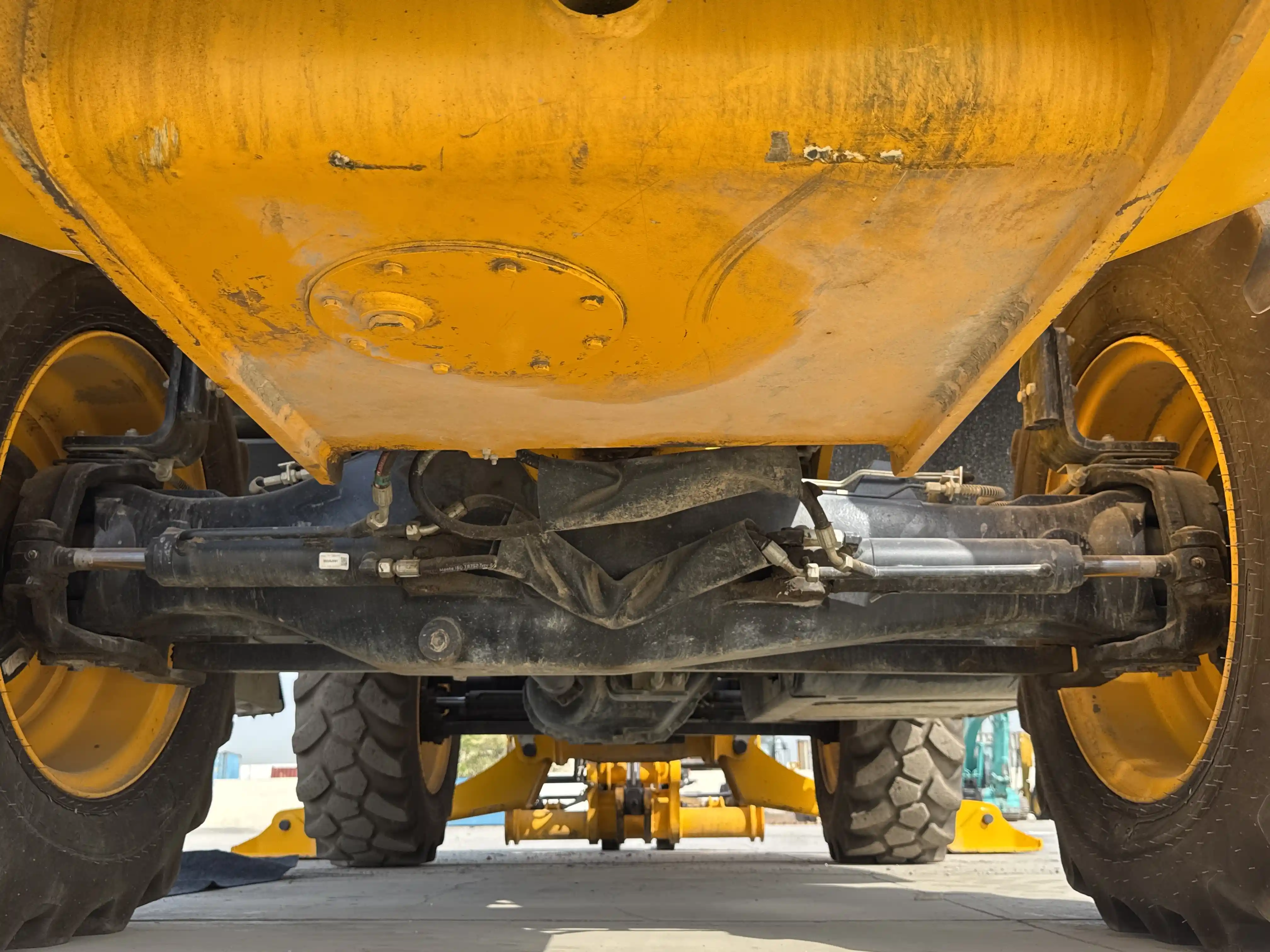 THM-001-JCB-540-170-telehandler-inspection-drive-system-axle-housing-3
