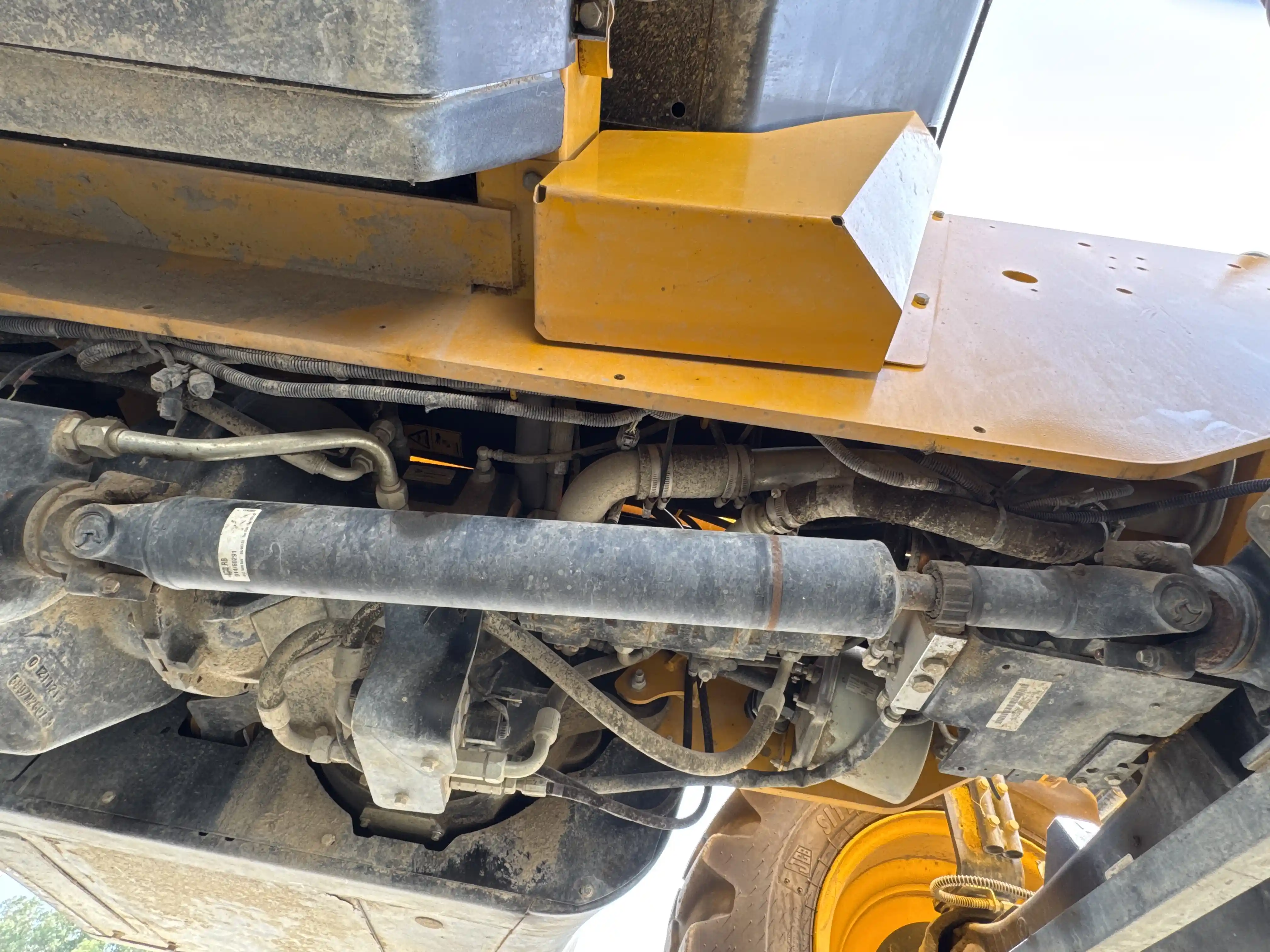 THM-001-JCB-540-170-telehandler-inspection-drive-system-propeller-shaft-1