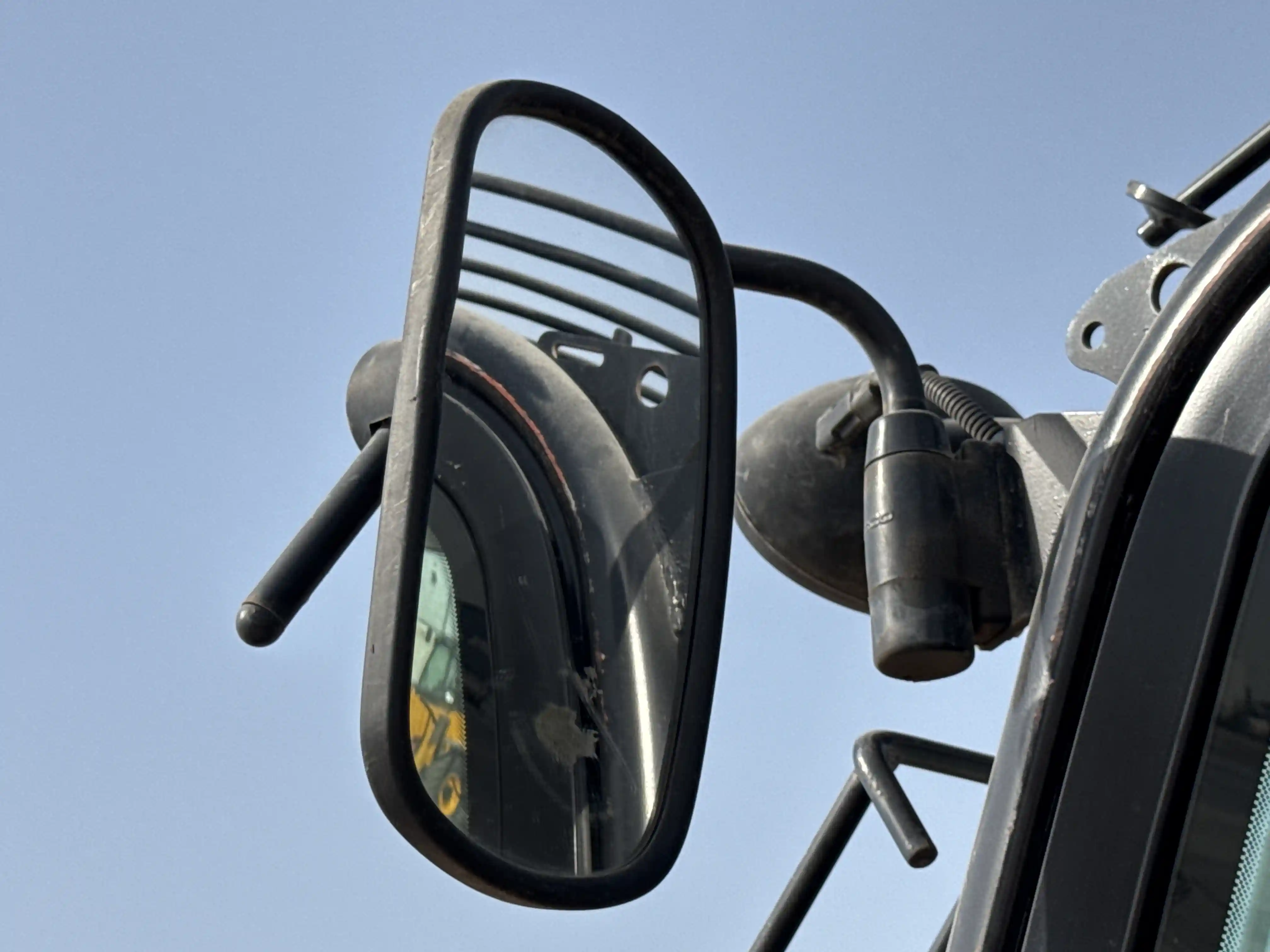 THM-001-JCB-540-170-telehandler-inspection-cabin-mirrors-2