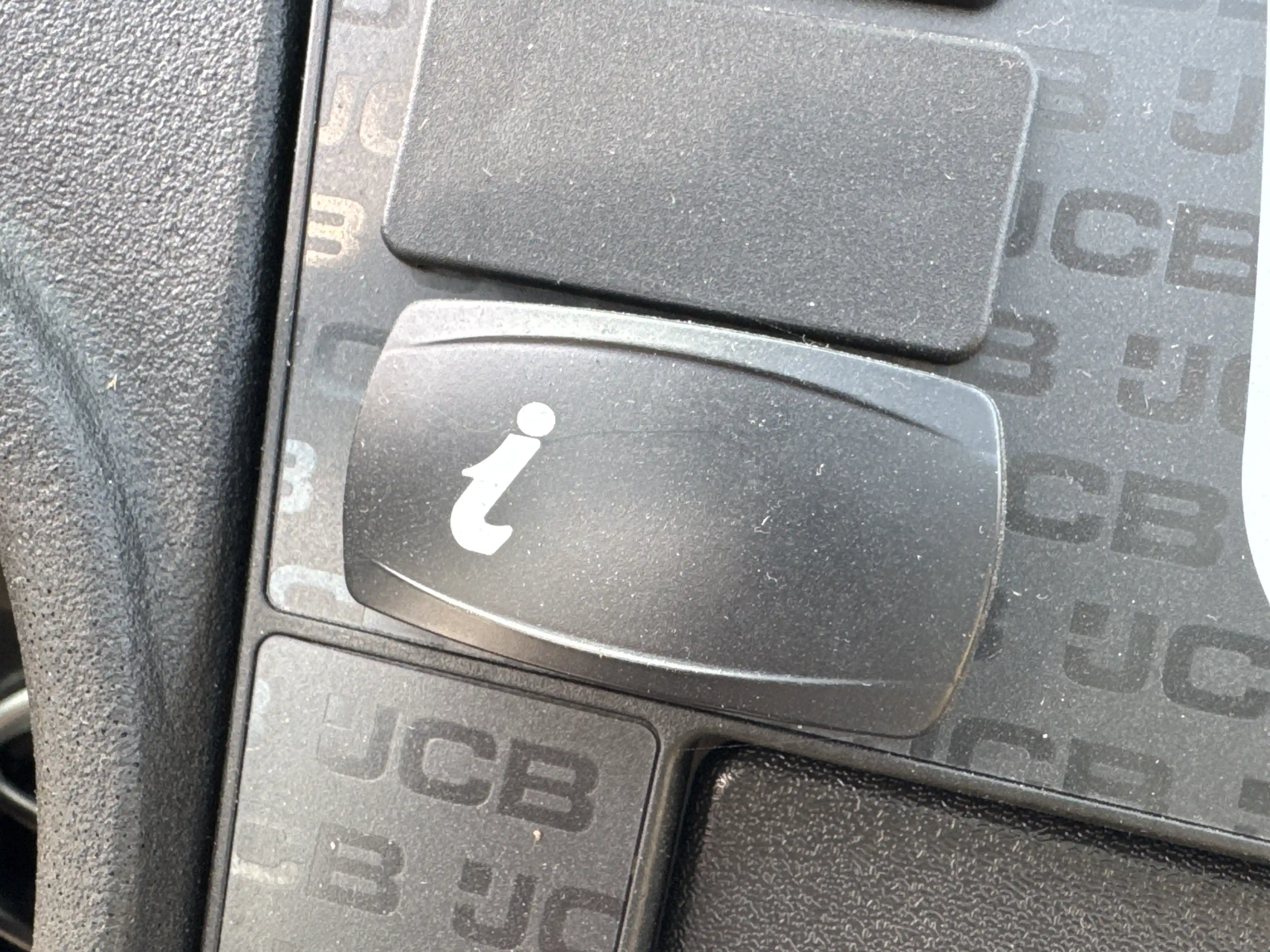 THM-001-JCB-540-170-telehandler-inspection-cabin-instrument-cluster-1