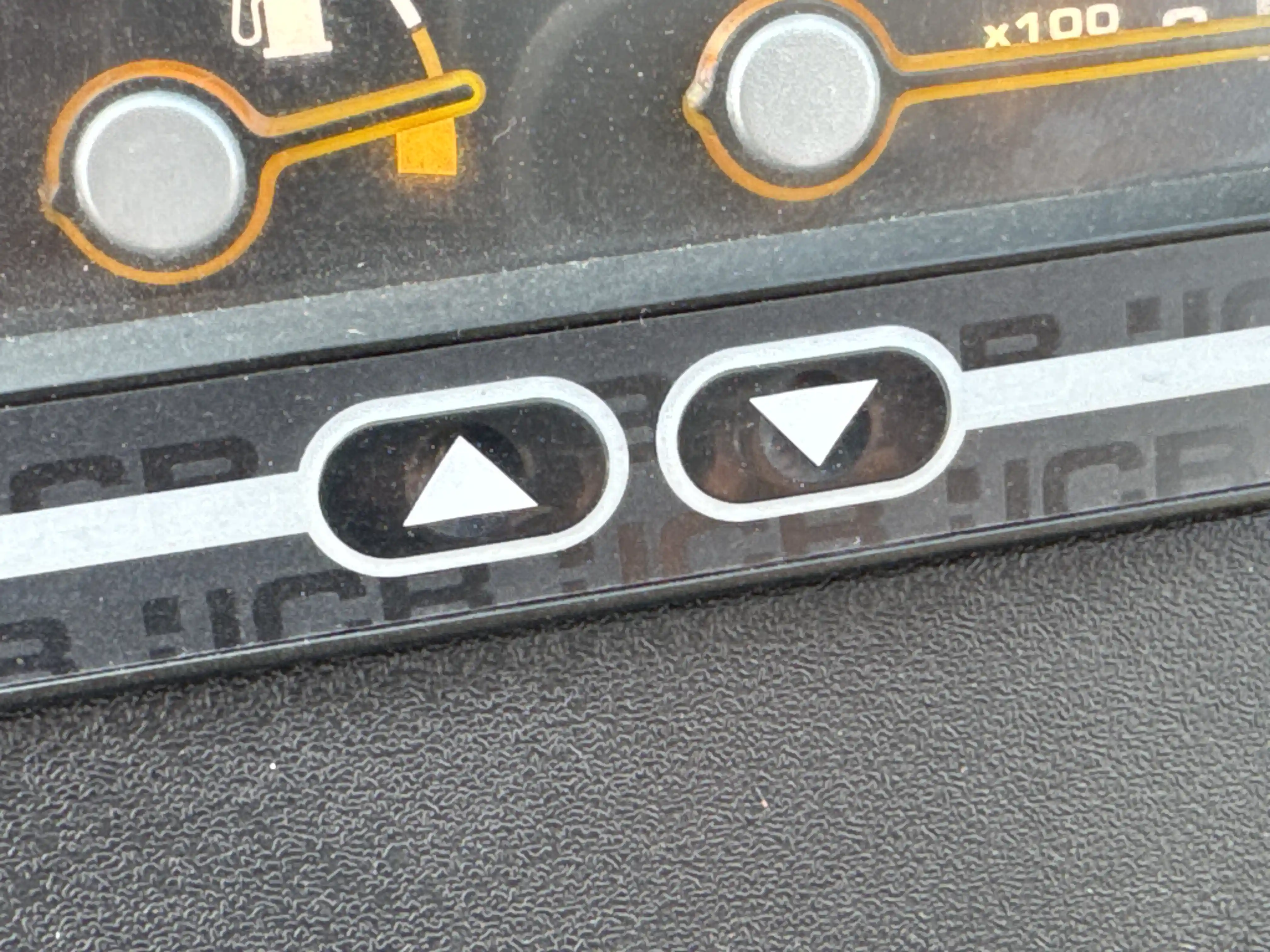 THM-001-JCB-540-170-telehandler-inspection-cabin-instrument-cluster-2