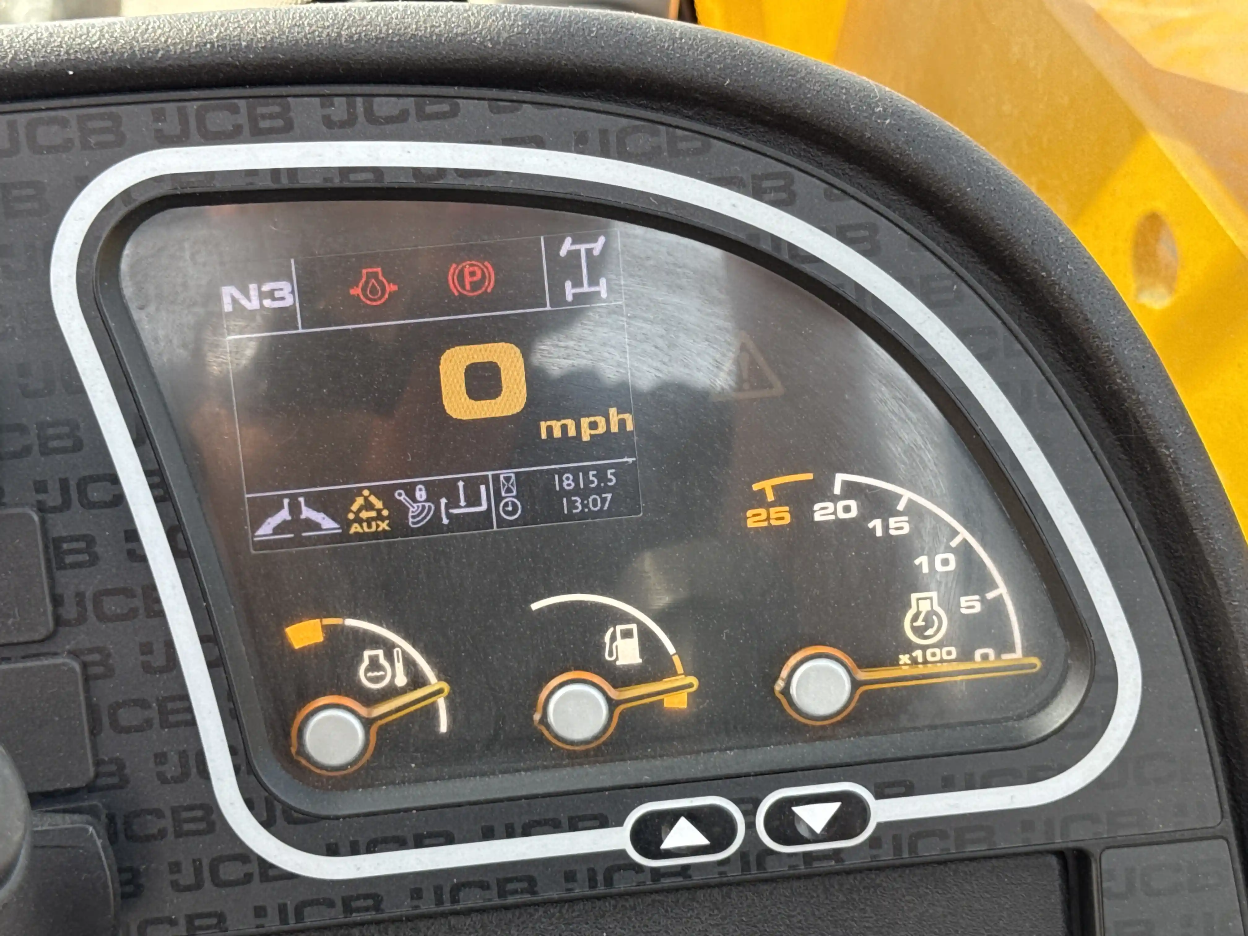 THM-001-JCB-540-170-telehandler-inspection-cabin-instrument-cluster-3