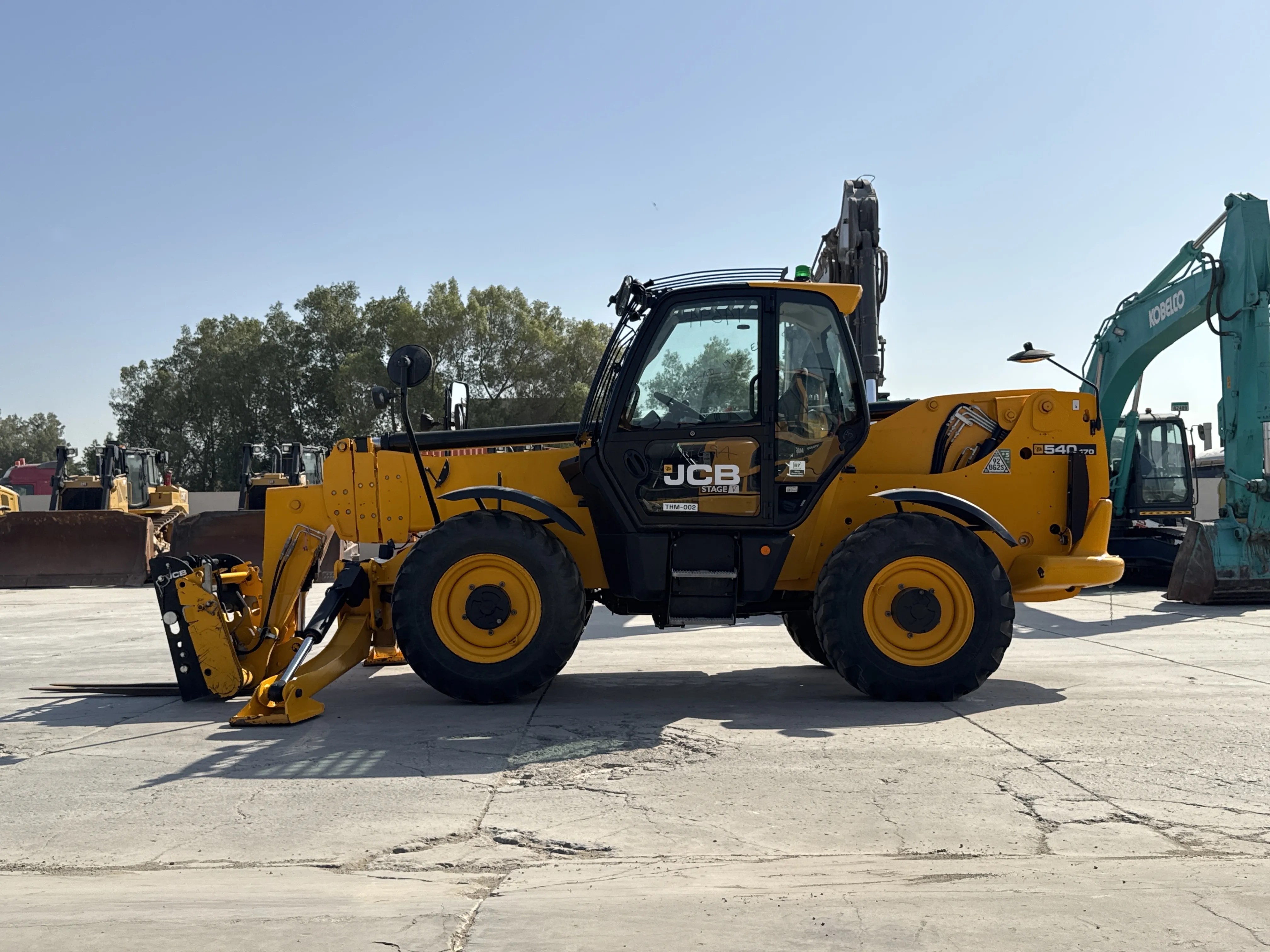 THM-002-JCB-540-170-telehandler-inspection-structure-paint-3