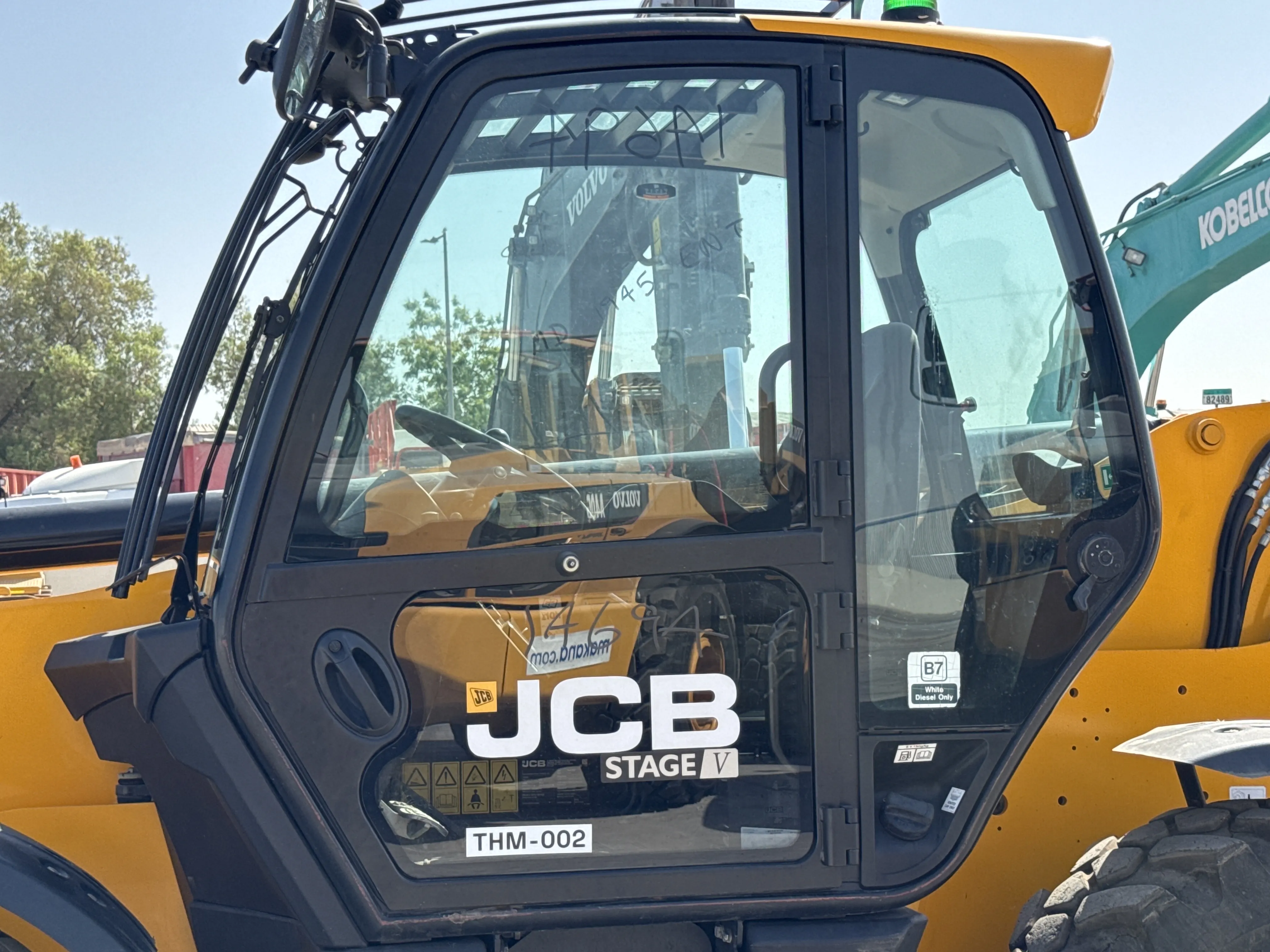 THM-002-JCB-540-170-telehandler-inspection-structure-doors-1