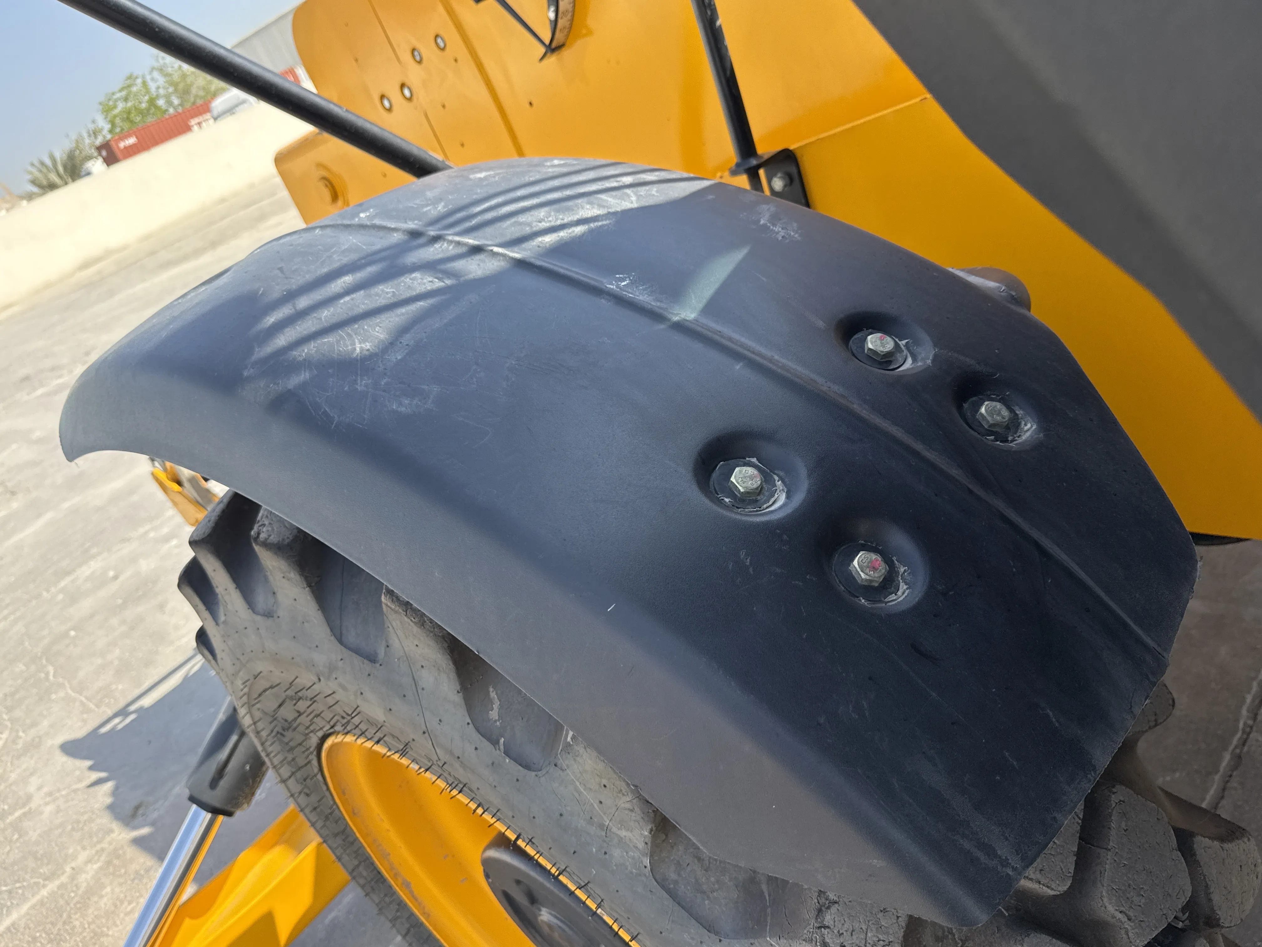 THM-002-JCB-540-170-telehandler-inspection-structure-sheet-metal-fiberglass-1