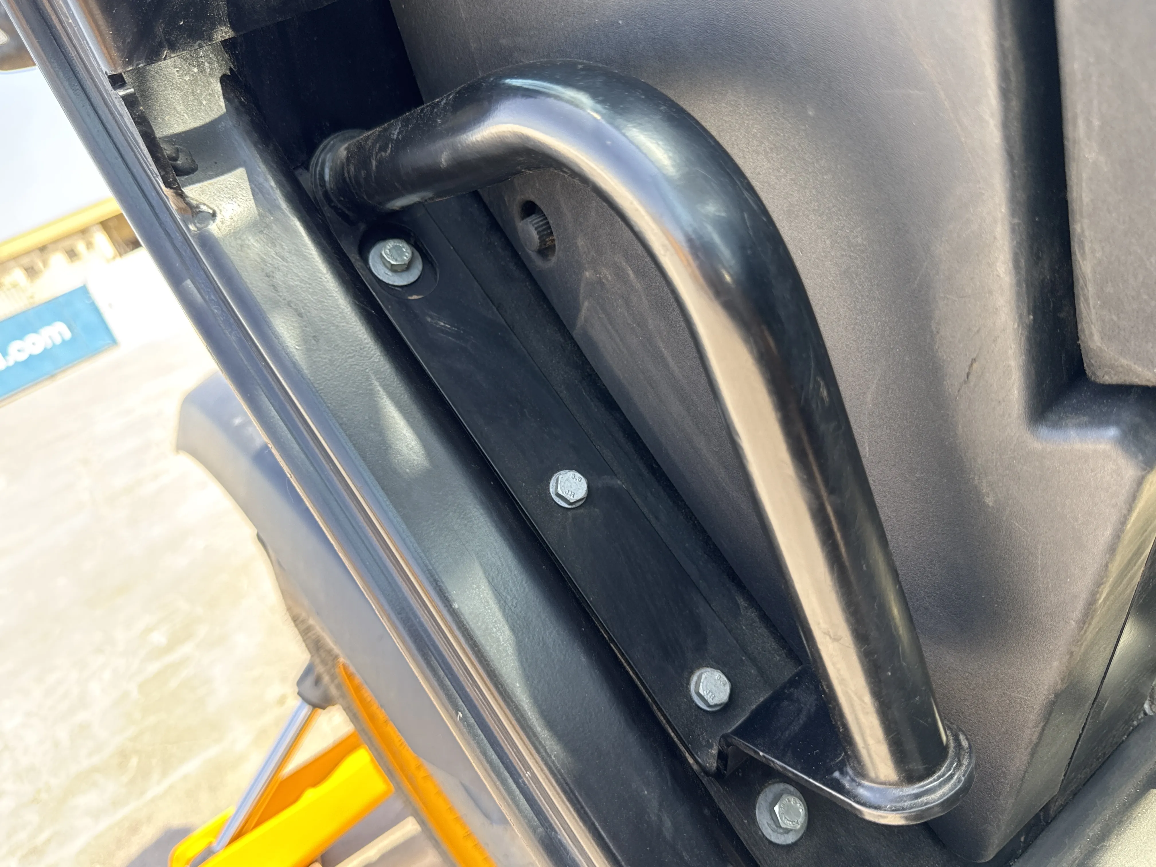 THM-002-JCB-540-170-telehandler-inspection-structure-handrails-3