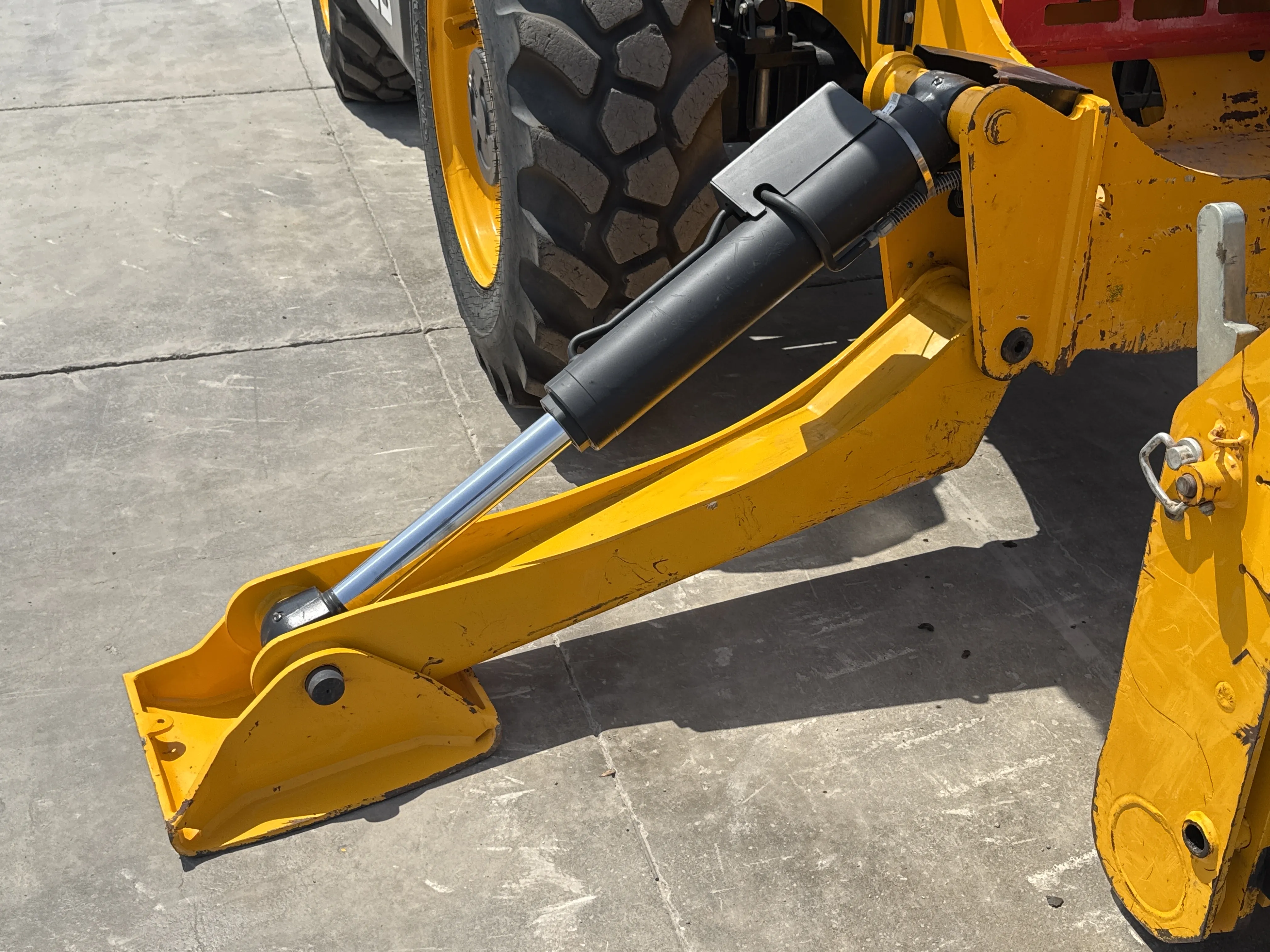 THM-002-JCB-540-170-telehandler-inspection-structure-outriggers-1