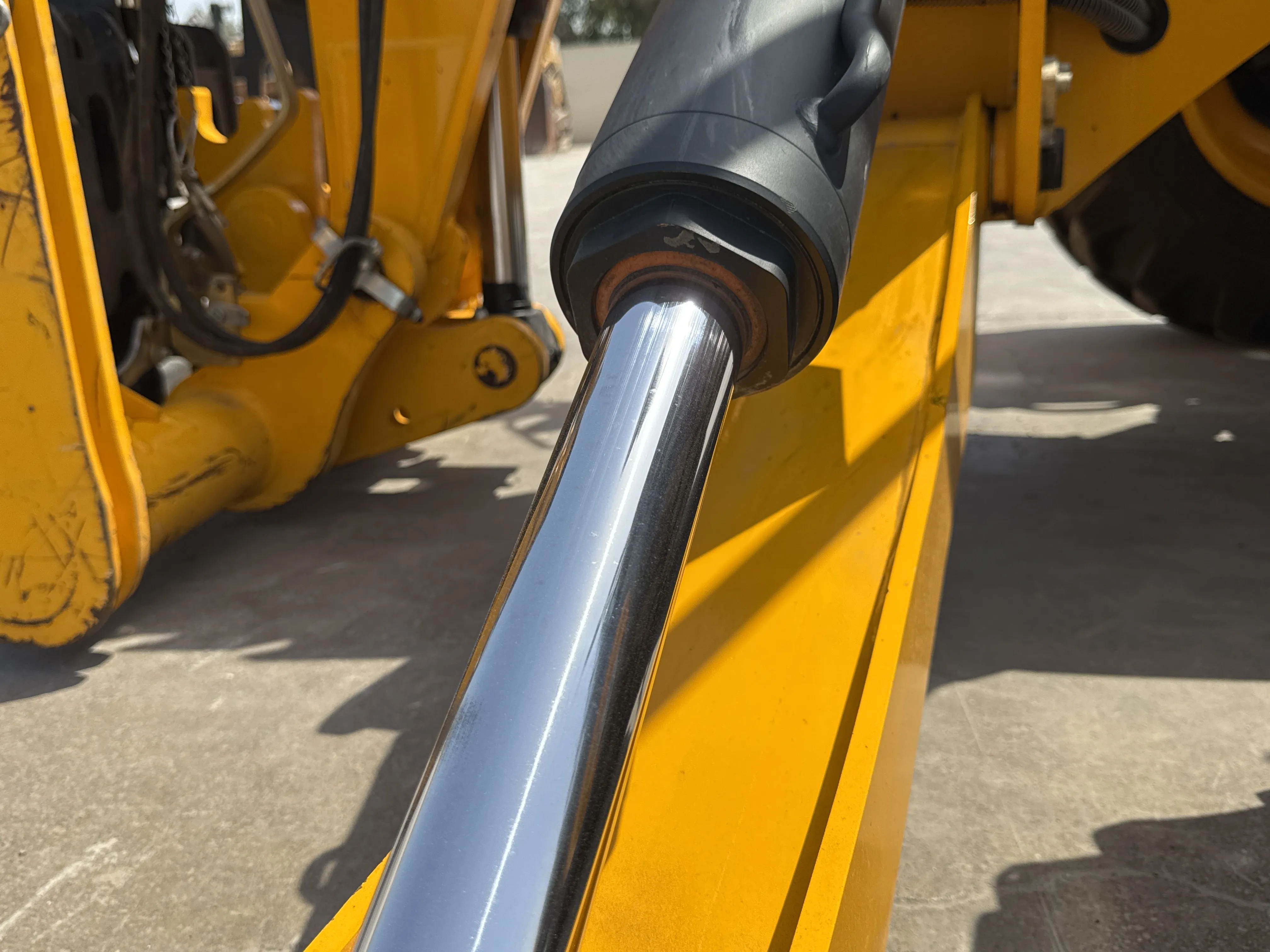 THM-002-JCB-540-170-telehandler-inspection-structure-outriggers-2
