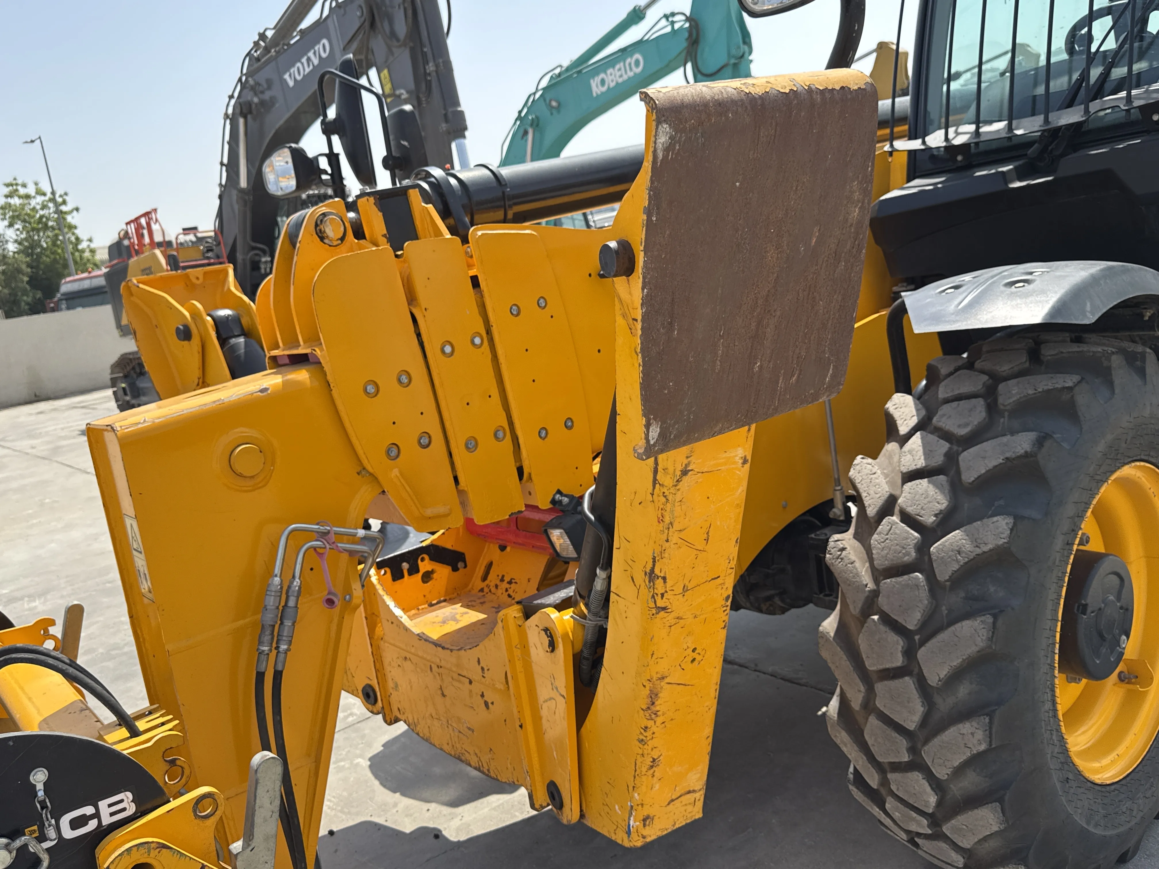 THM-002-JCB-540-170-telehandler-inspection-structure-outriggers-5