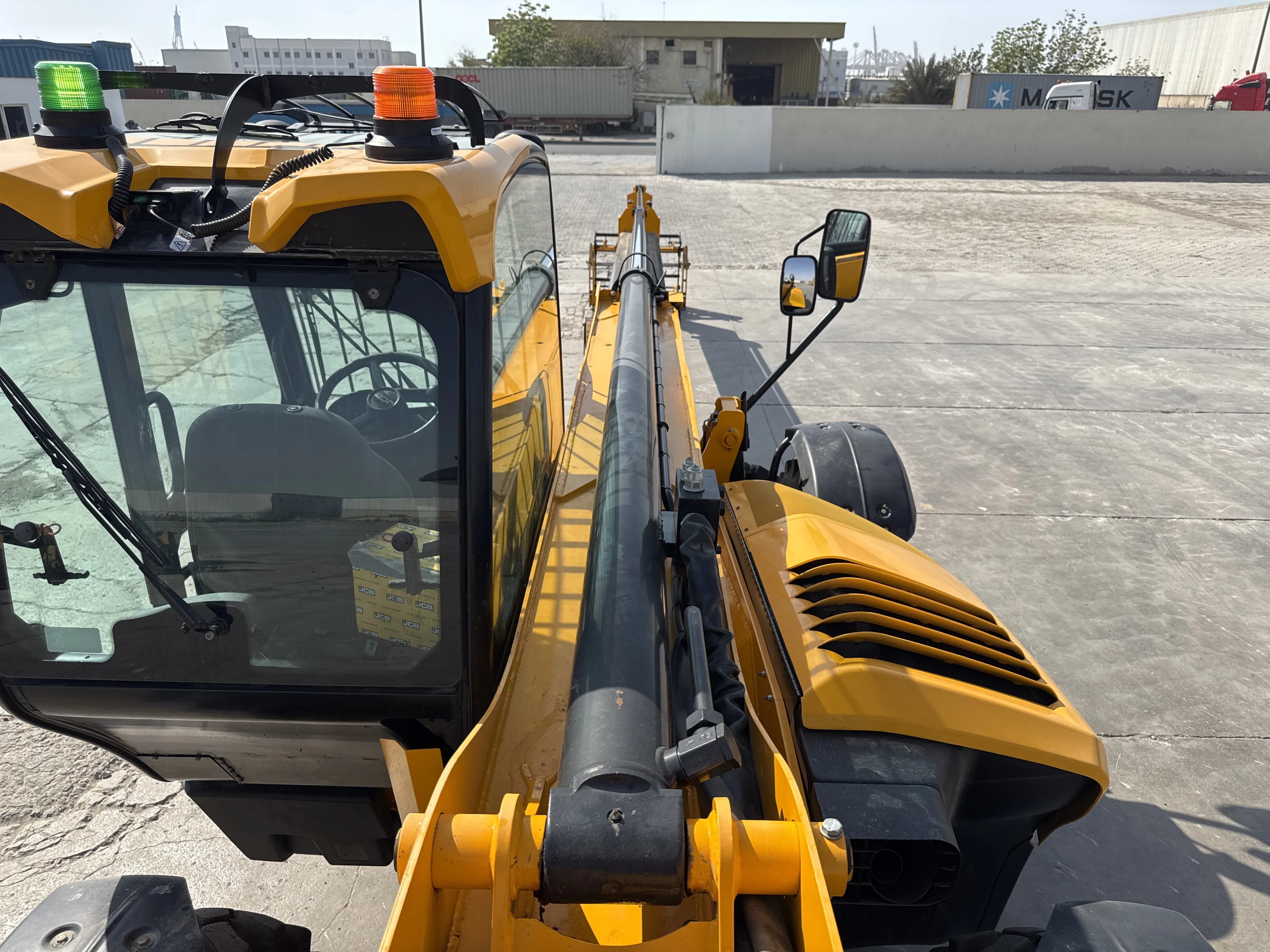 THM-002-JCB-540-170-telehandler-inspection-hydraulics-hydraulic-boom-extension-cylinder-1